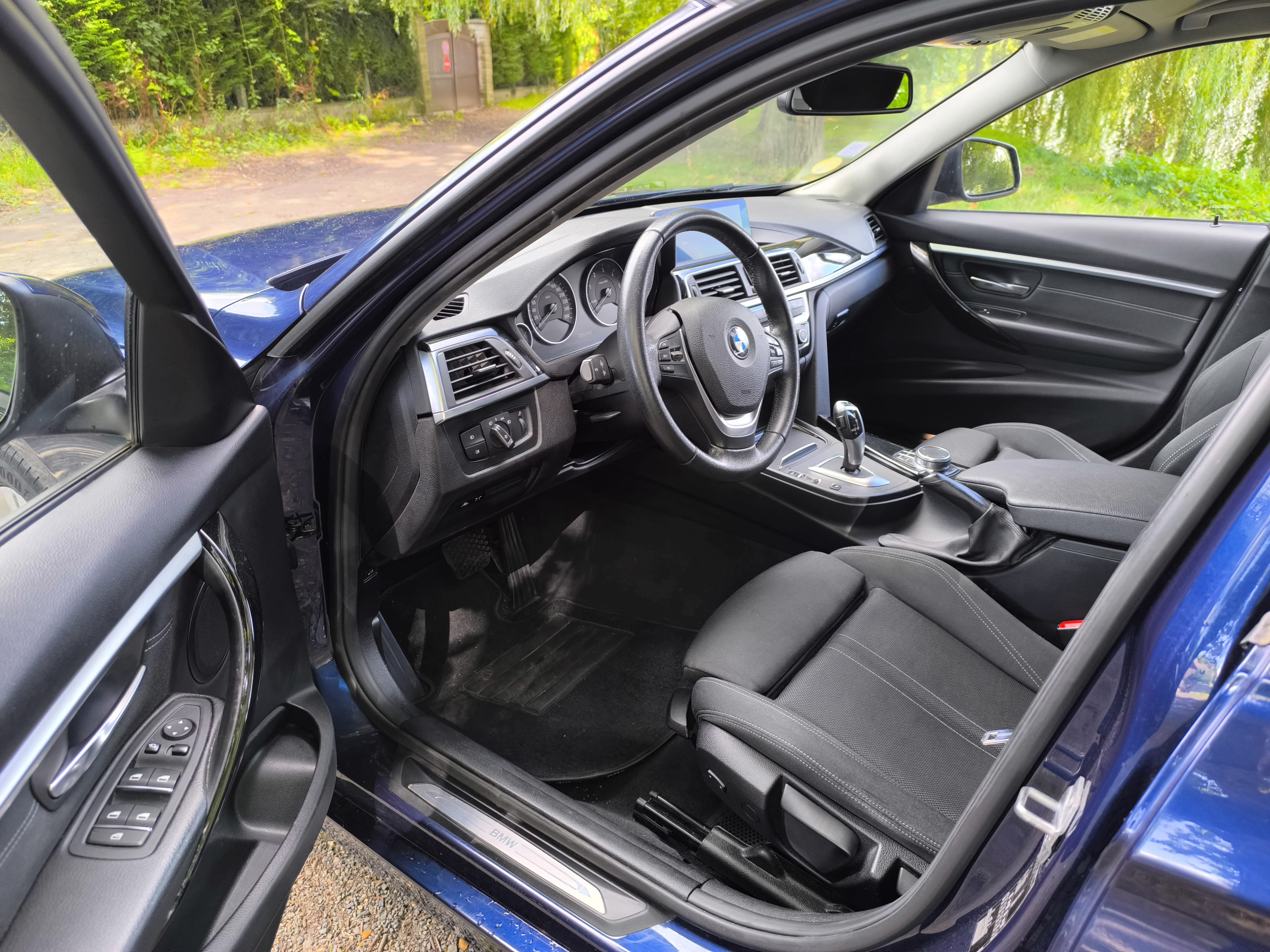 BMW Série 3 318d Touring avec GPS