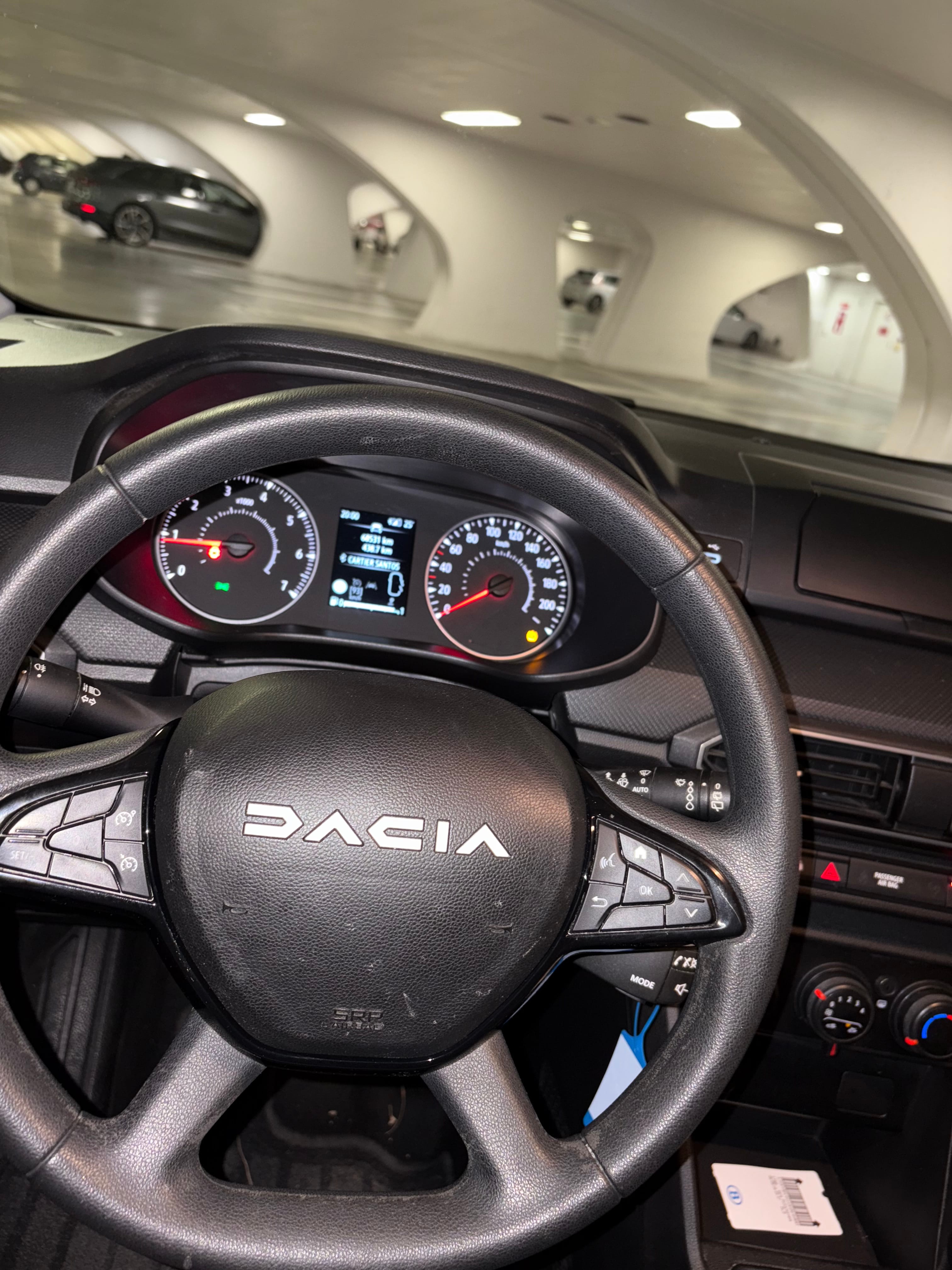 Dacia Sandero Essential with Car radio