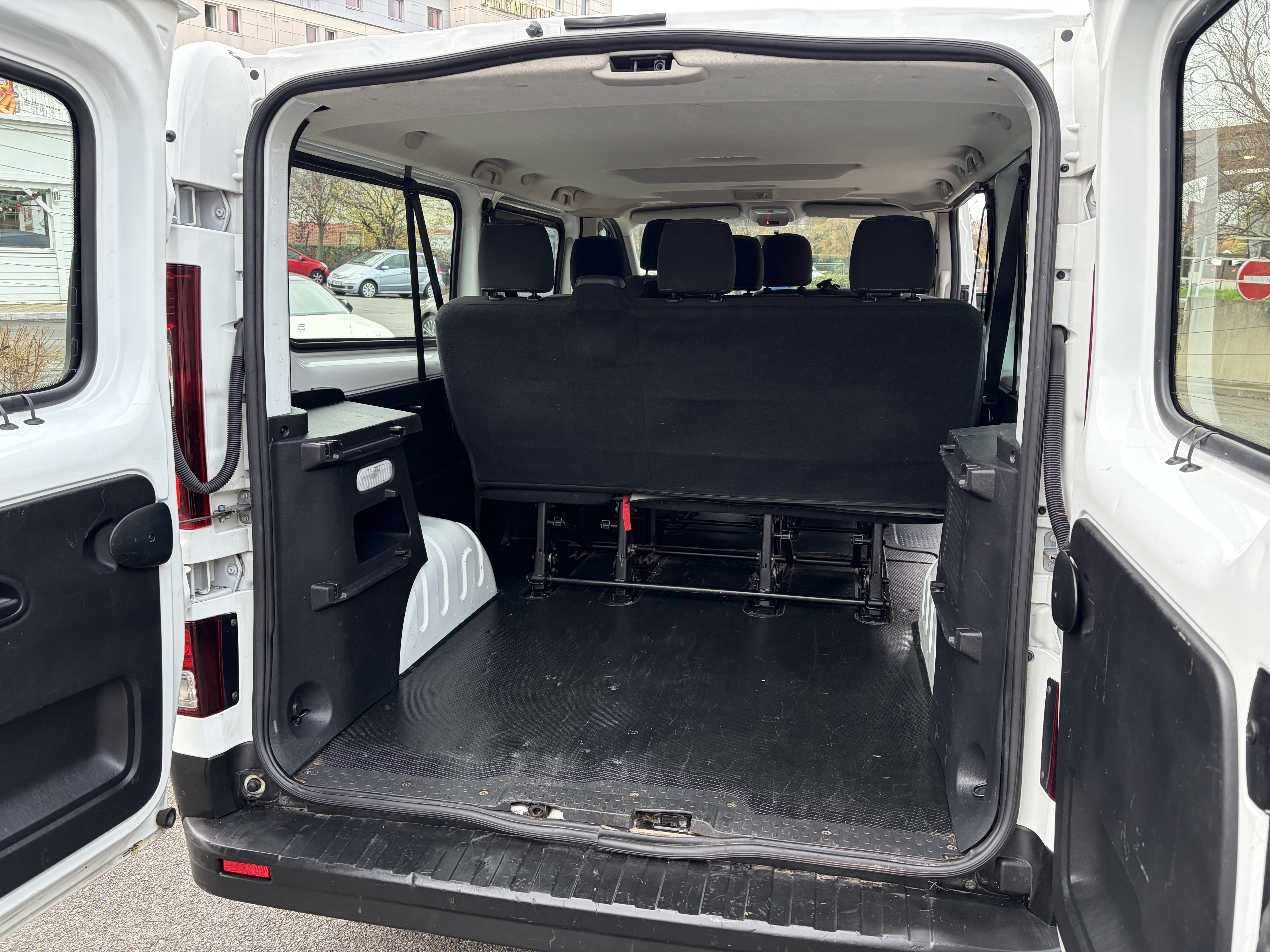 Renault Trafic Passenger 2.0 DCI long 9 places 125 CH avec Régulateur de vitesse