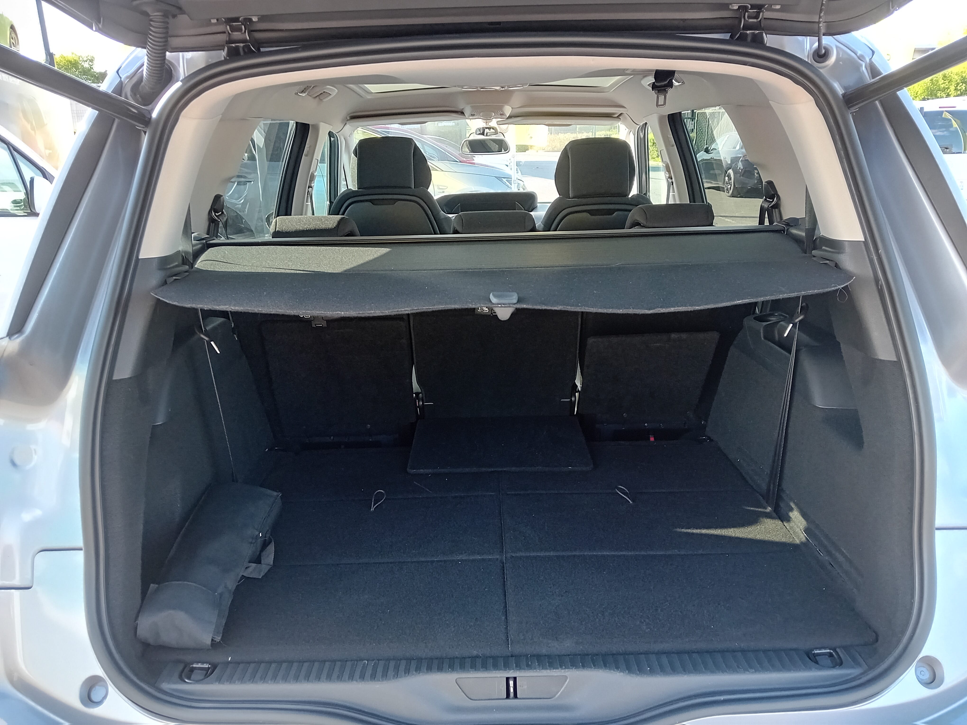 Citroen C4 Grand Spacetourer avec Apple CarPlay