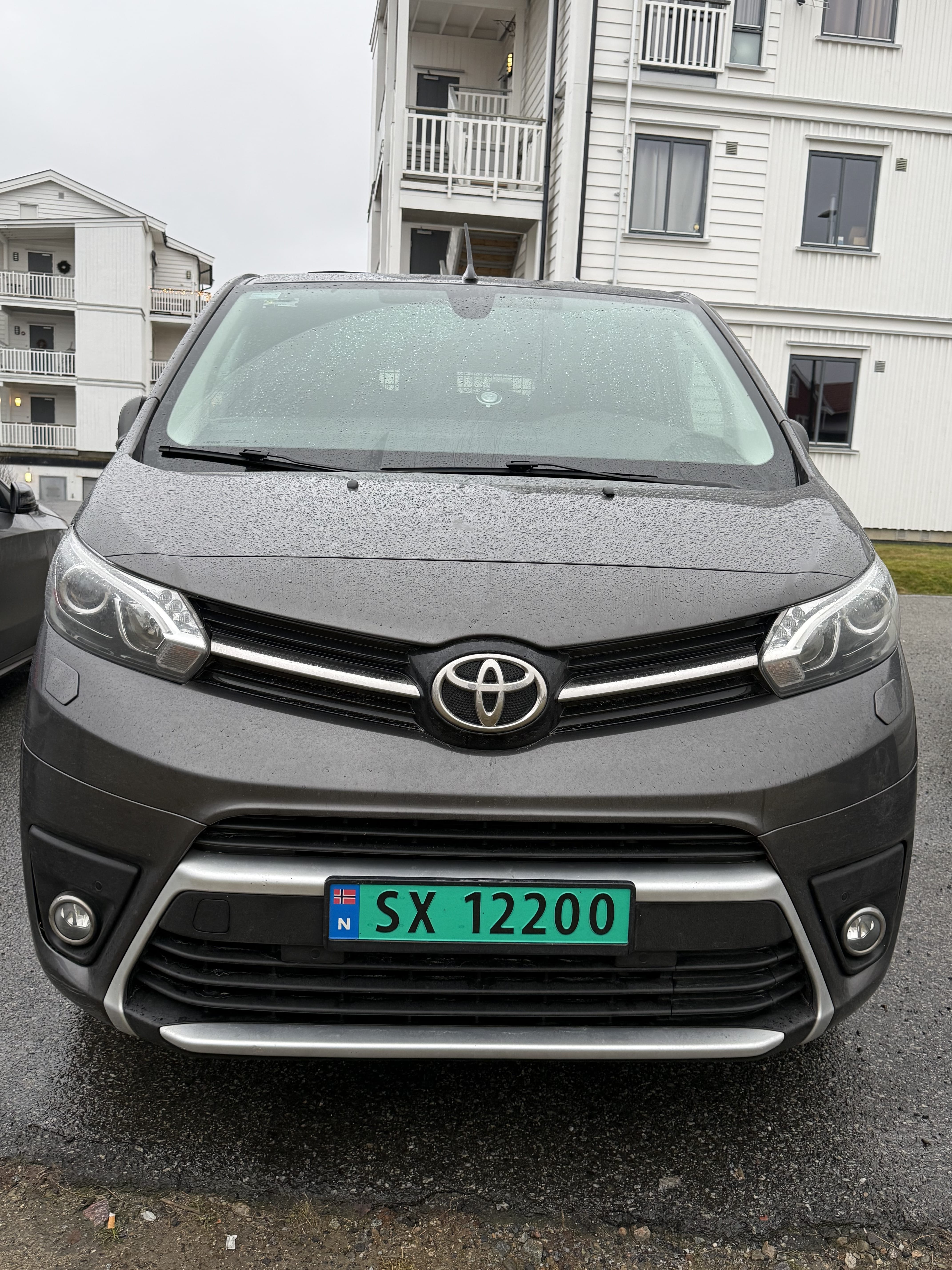 Toyota Proace Varebil med Tilhengerfeste