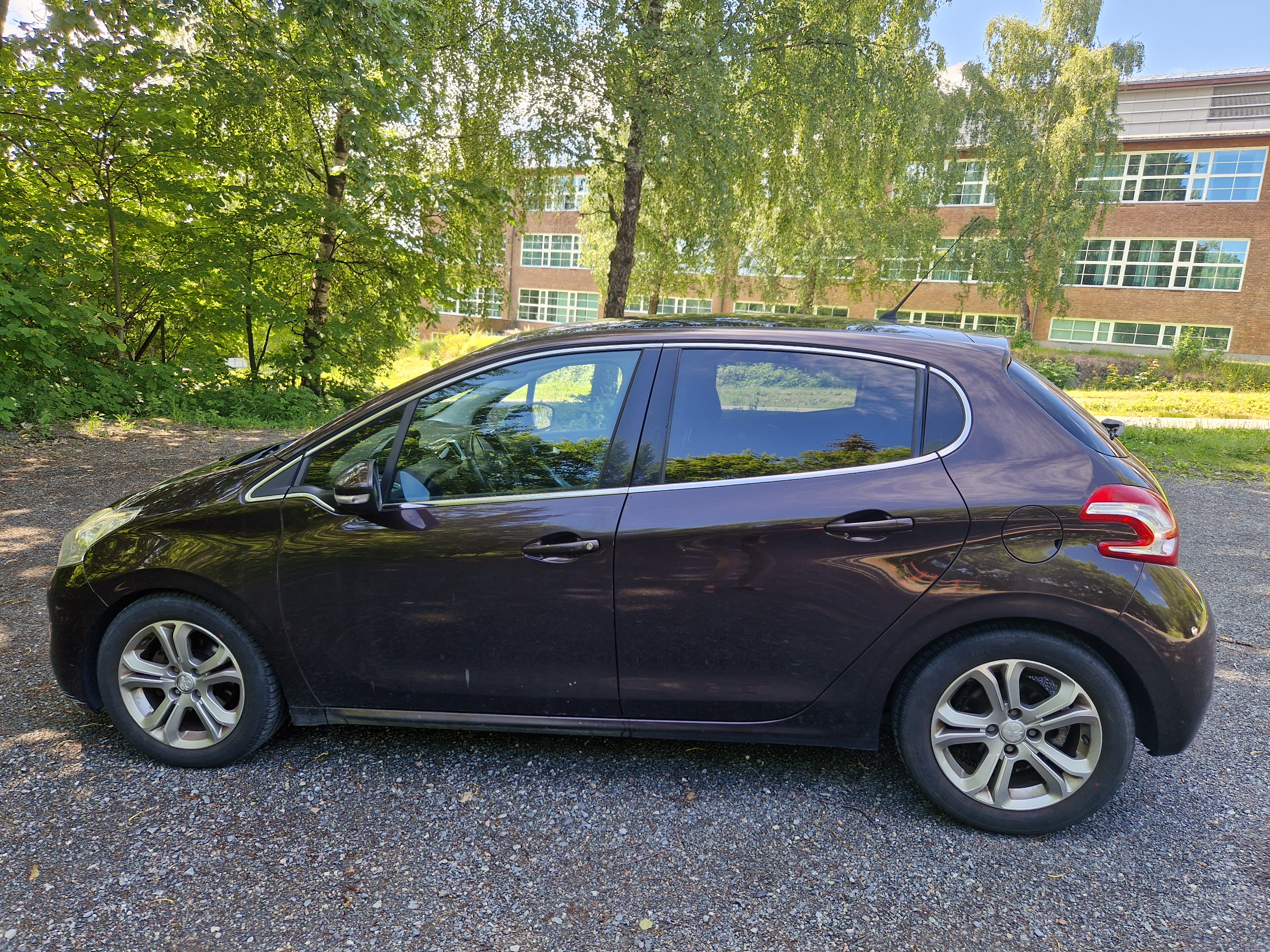 Peugeot 208 med Aircondition