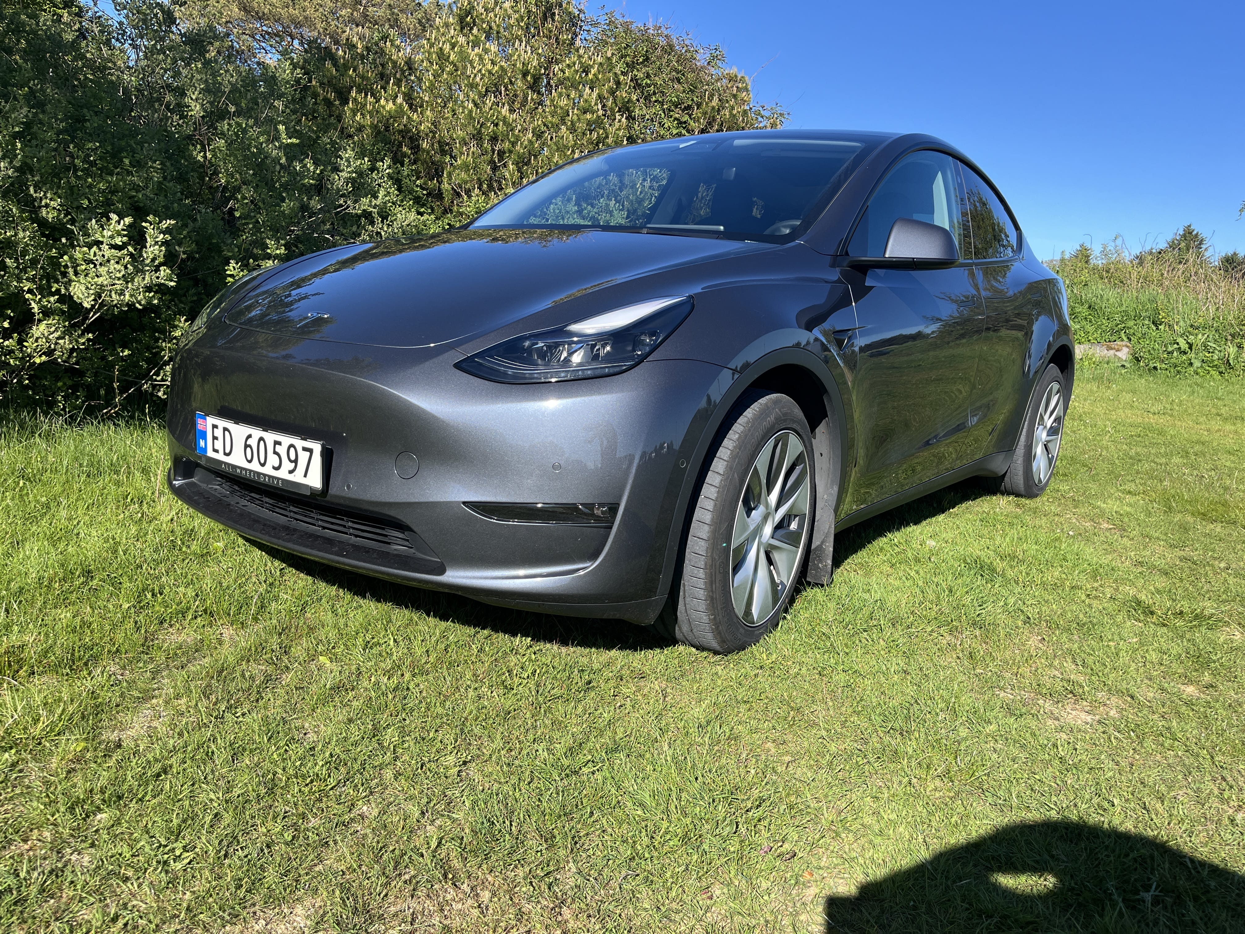 Tesla Model Y Long Range with Cruise control