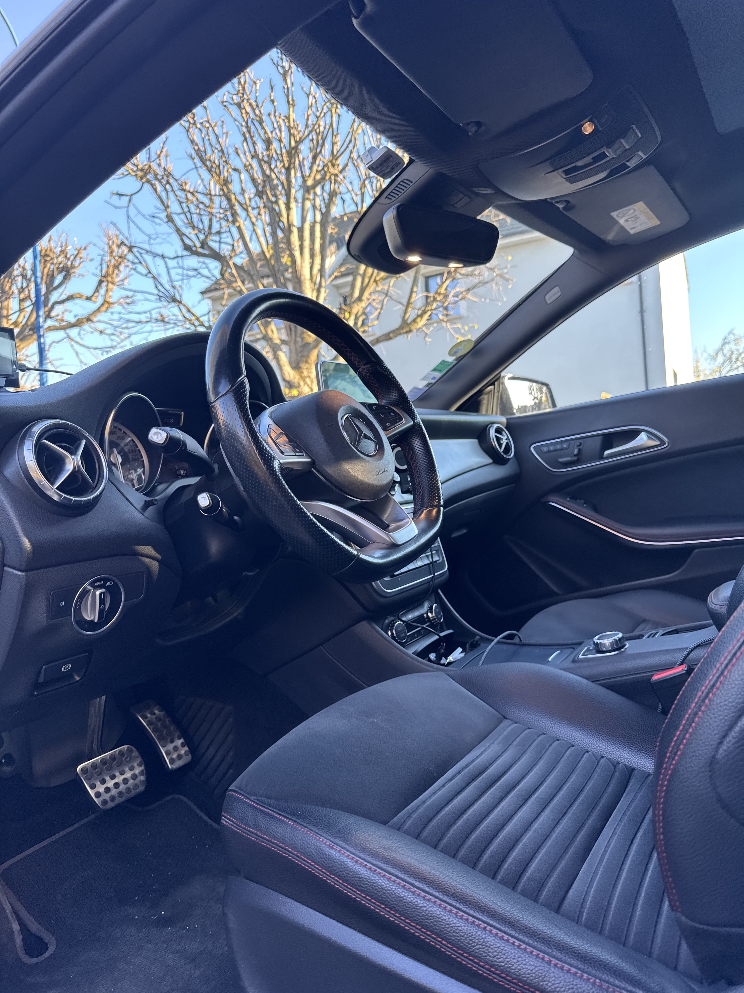 Mercedes-Benz CLA 180 Diesel pack AMG avec Audio Bluetooth