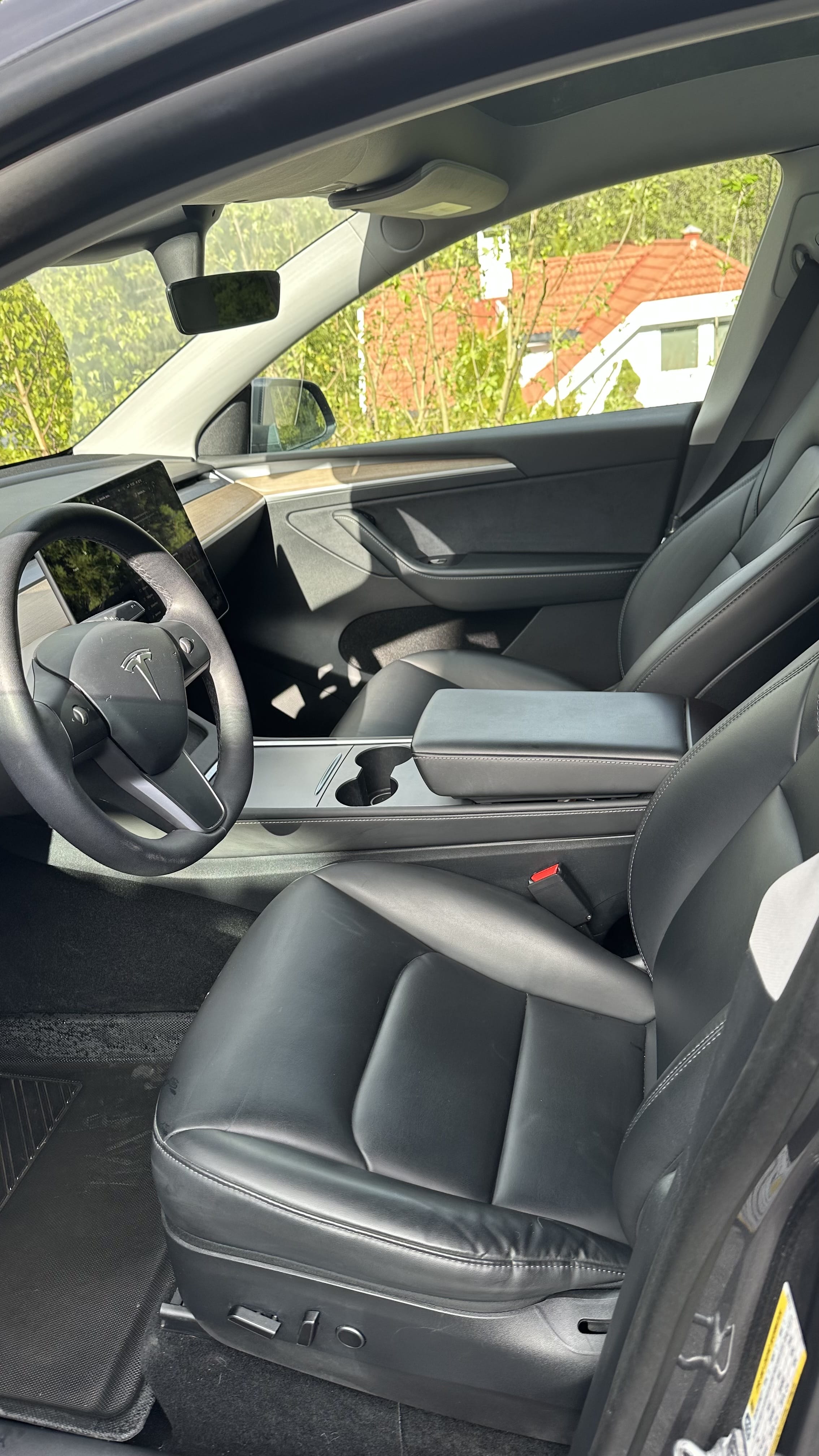 Tesla Model Y Long Range med GPS