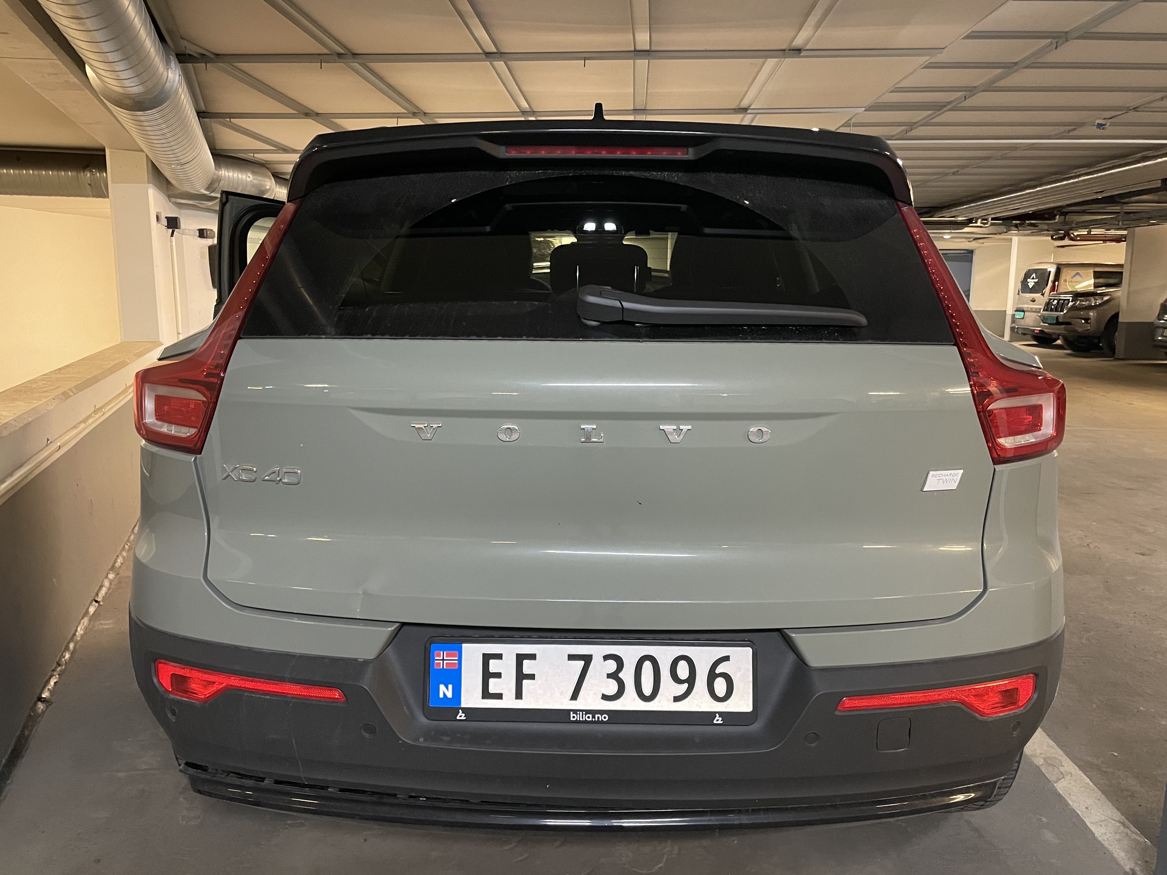 Volvo XC40 Recharge mit Navigationsgerät