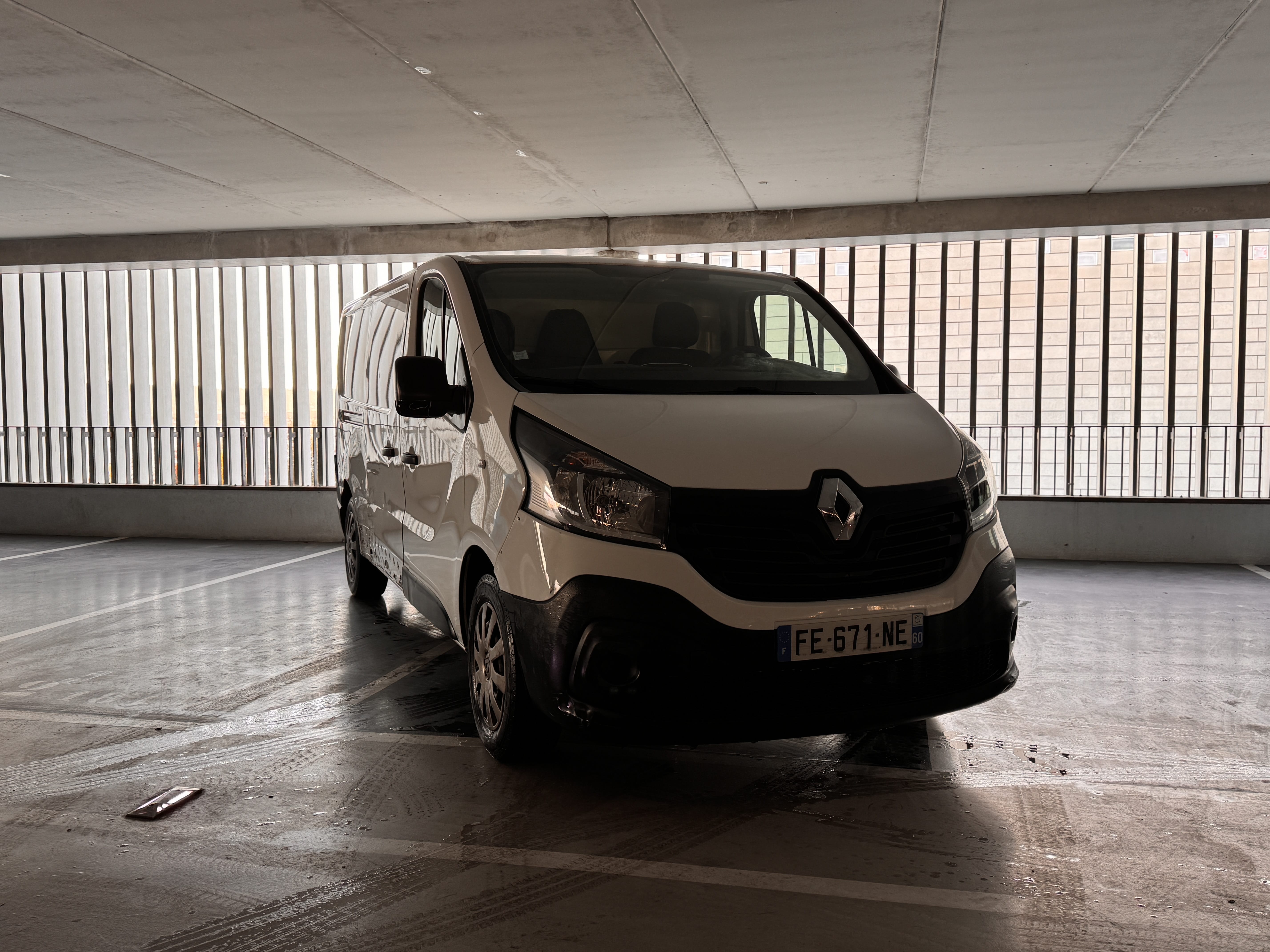 Renault Trafic  à louer en version rallongée Quartier Gare – Idéal pour déménagements & transports ! avec Régulateur de vitesse