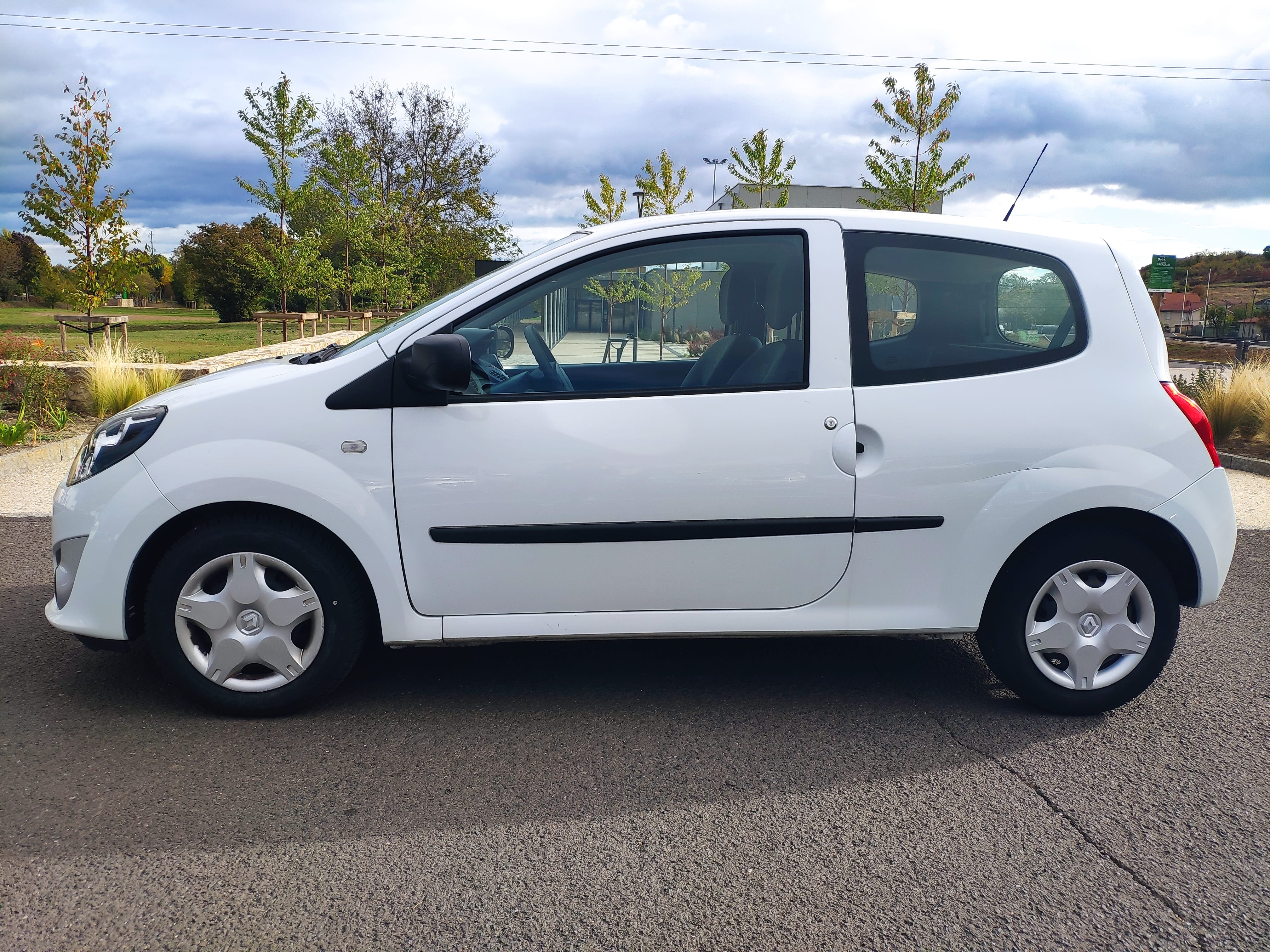 Renault Twingo II avec Entrée audio / iPod