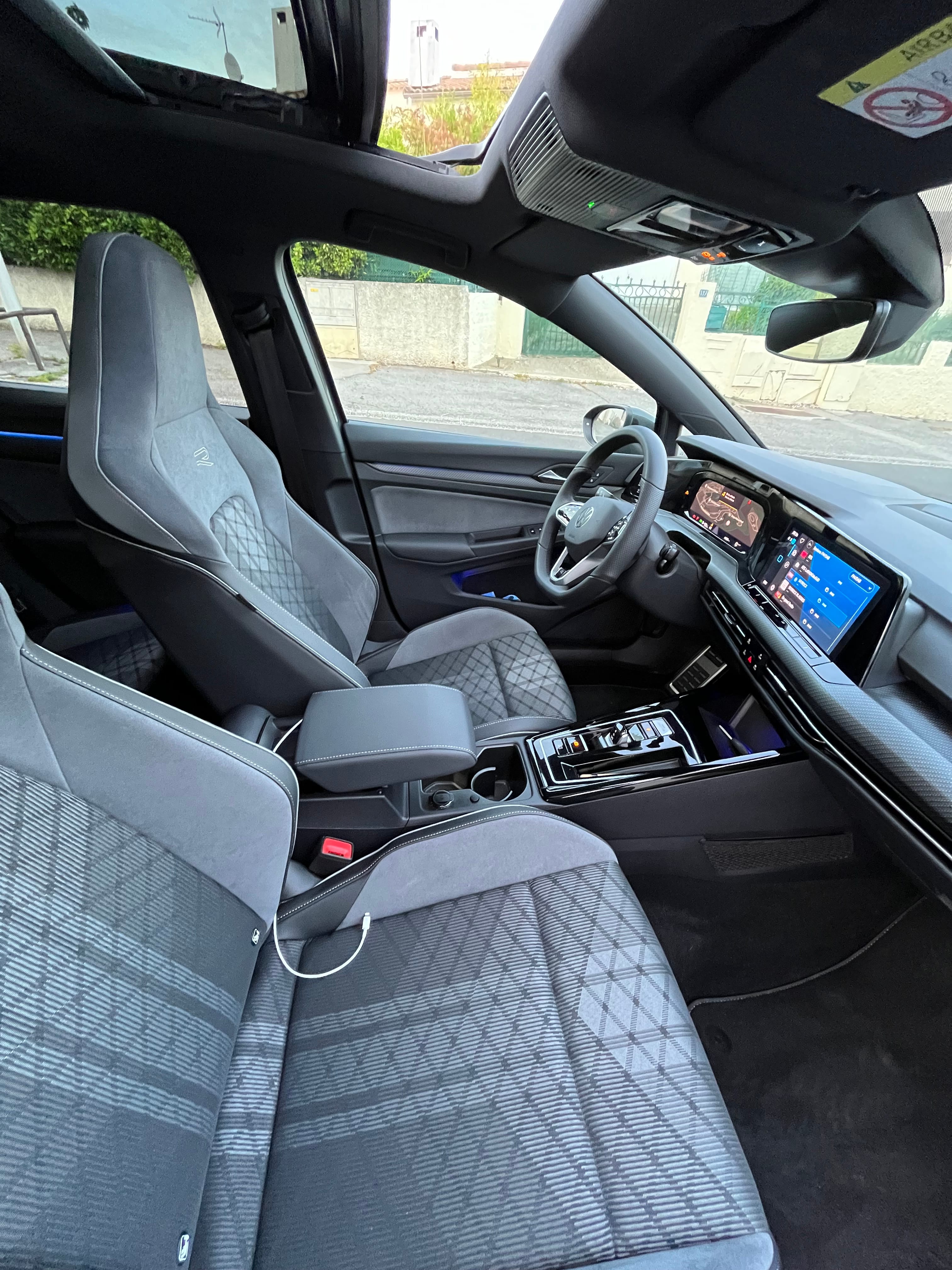Volkswagen Golf avec GPS