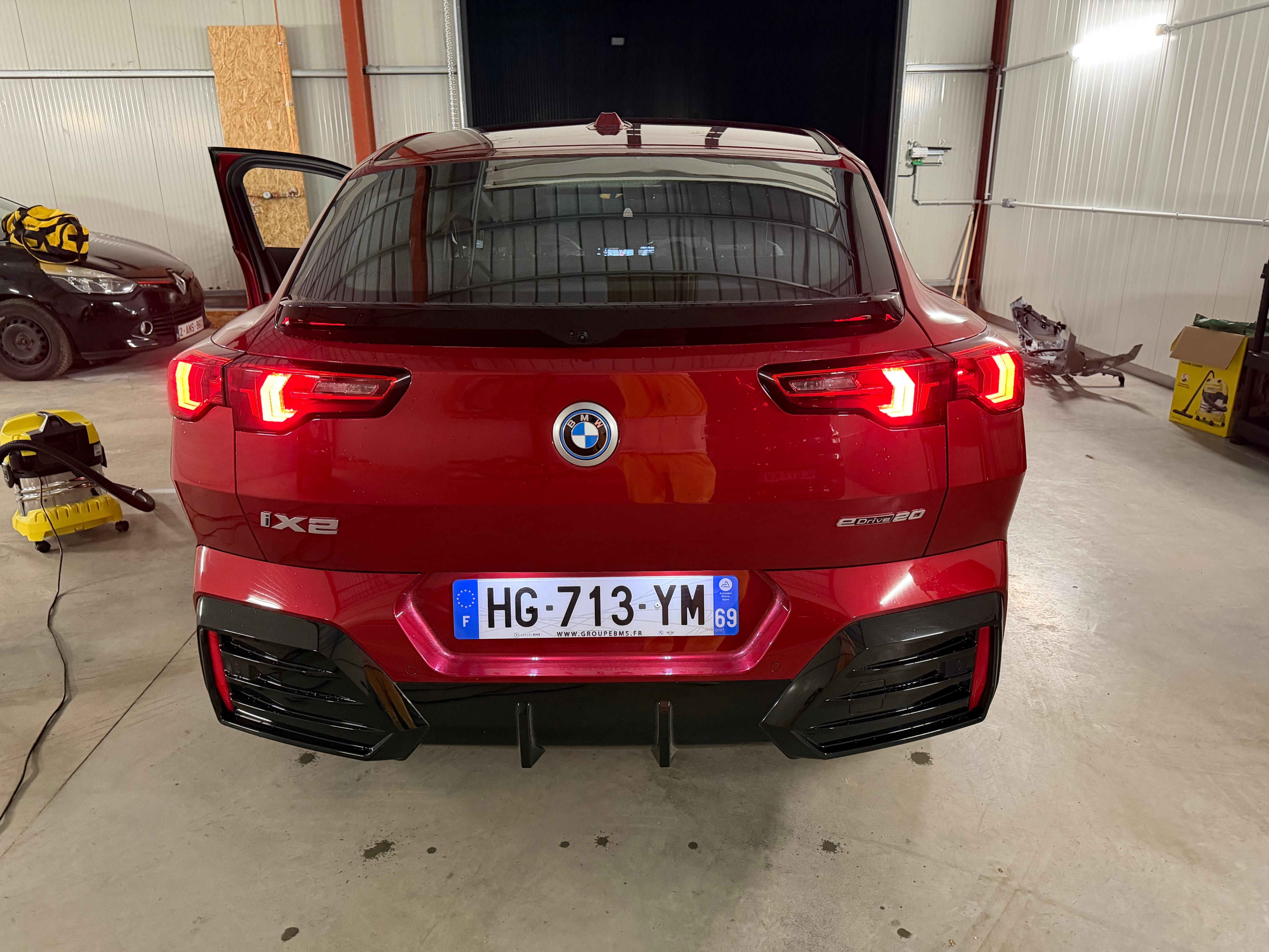 BMW iX2 eDrive20 avec GPS