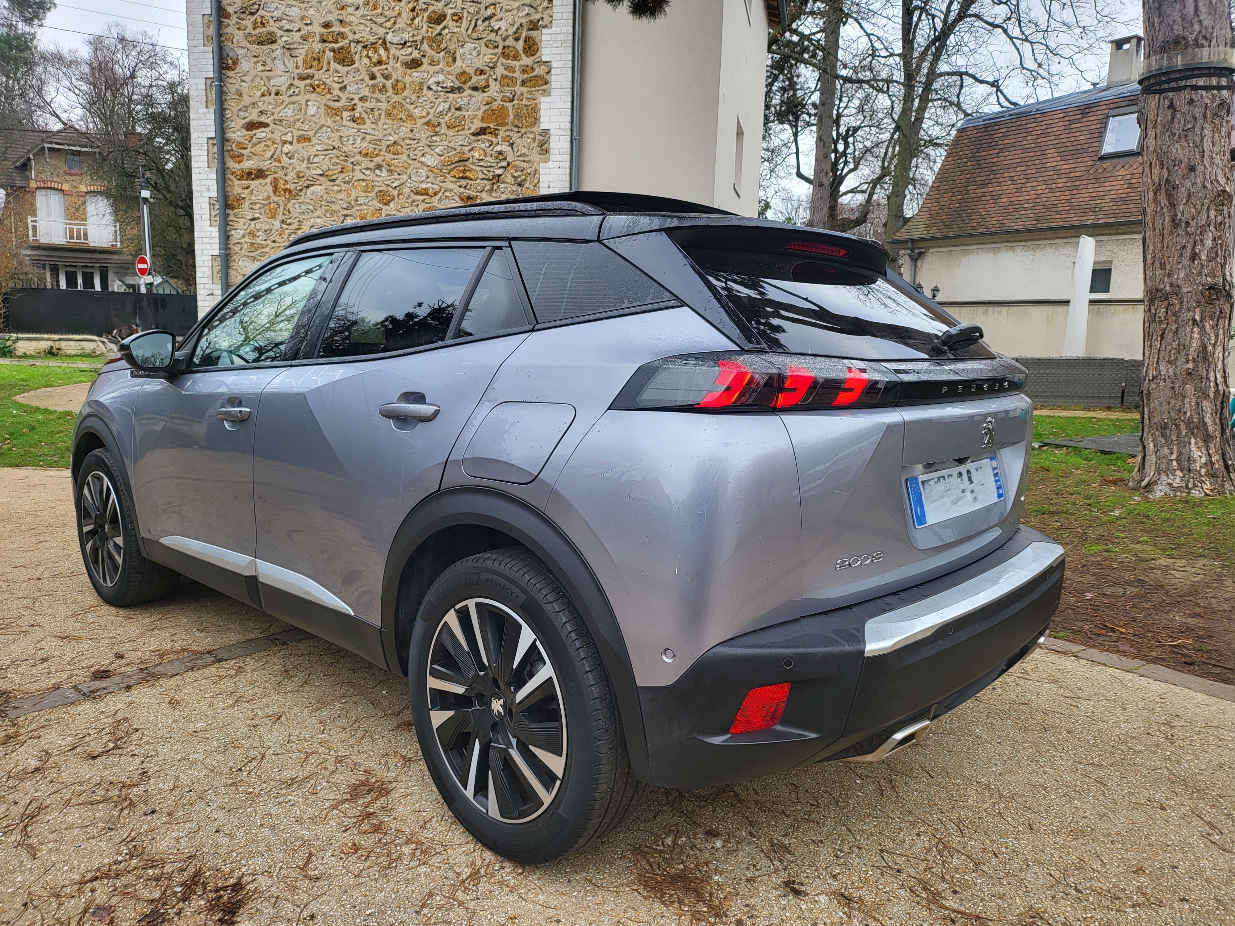 Peugeot 2008 *LIVRAISON* GT Line Toit ouvrant + Sièges chauf + Android Apple Carplay avec GPS