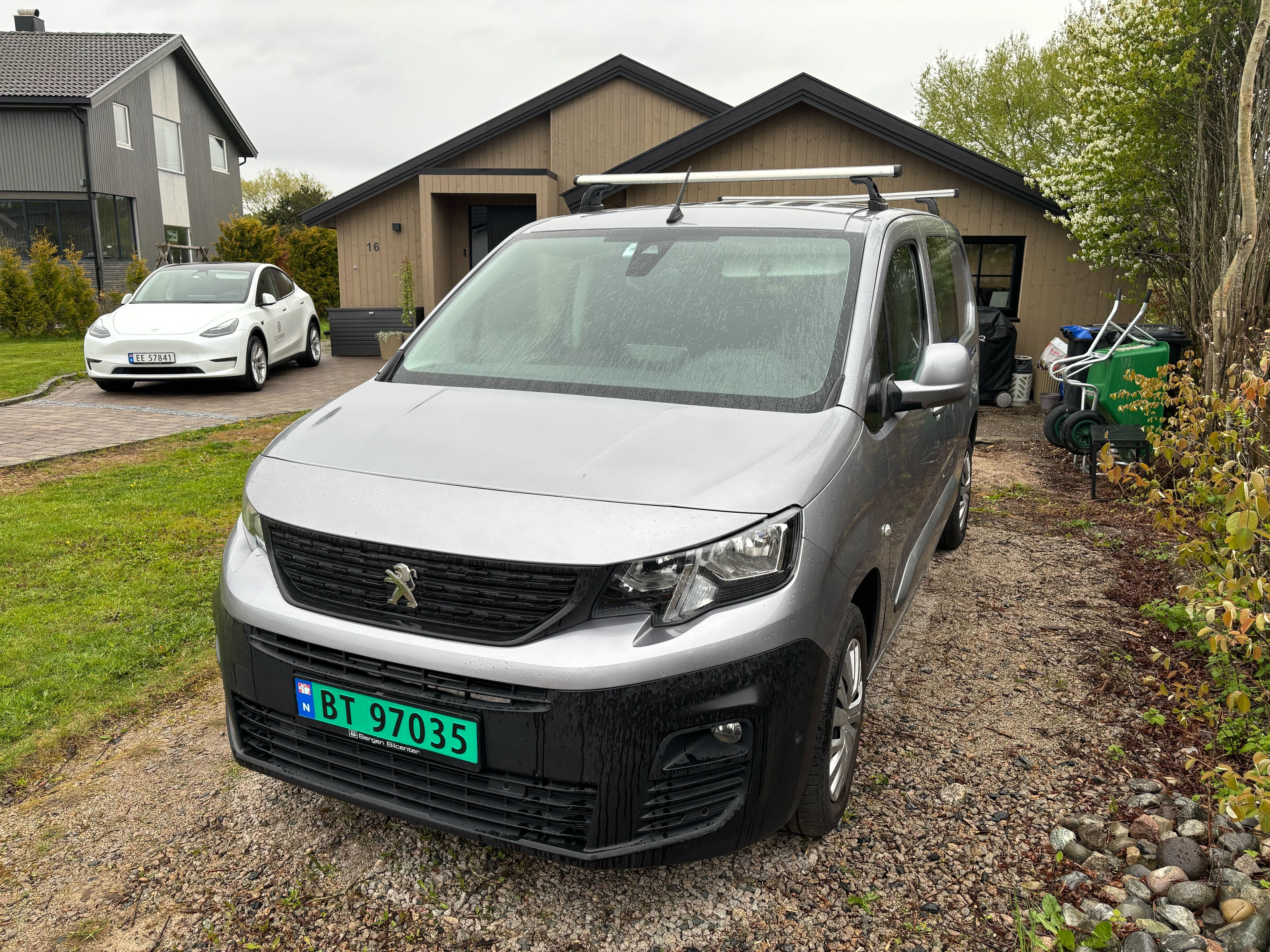 Peugeot Partner Mester L2 Diesel med Apple CarPlay