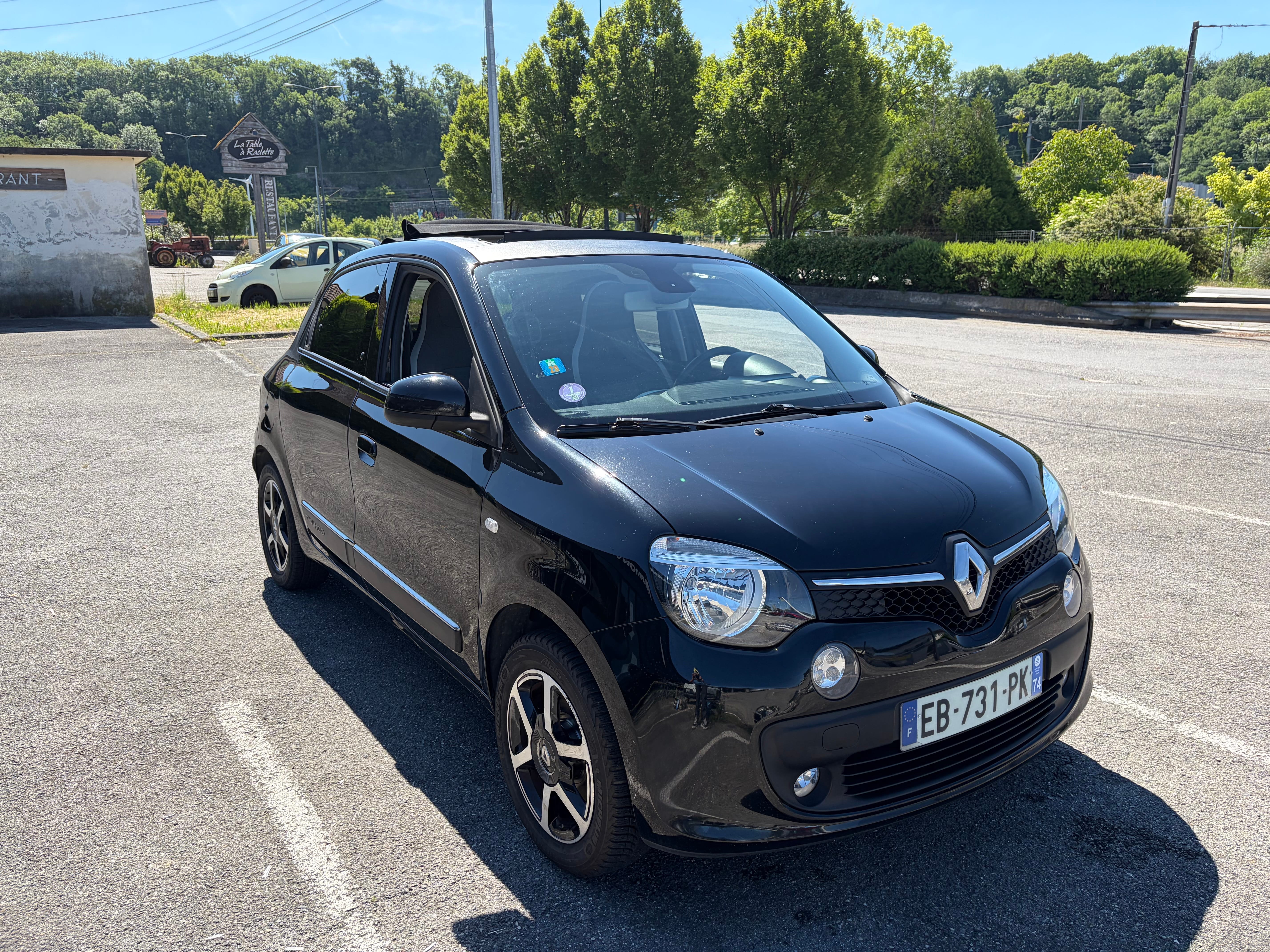 Renault Twingo III 90 ch- toit ouvrant avec GPS
