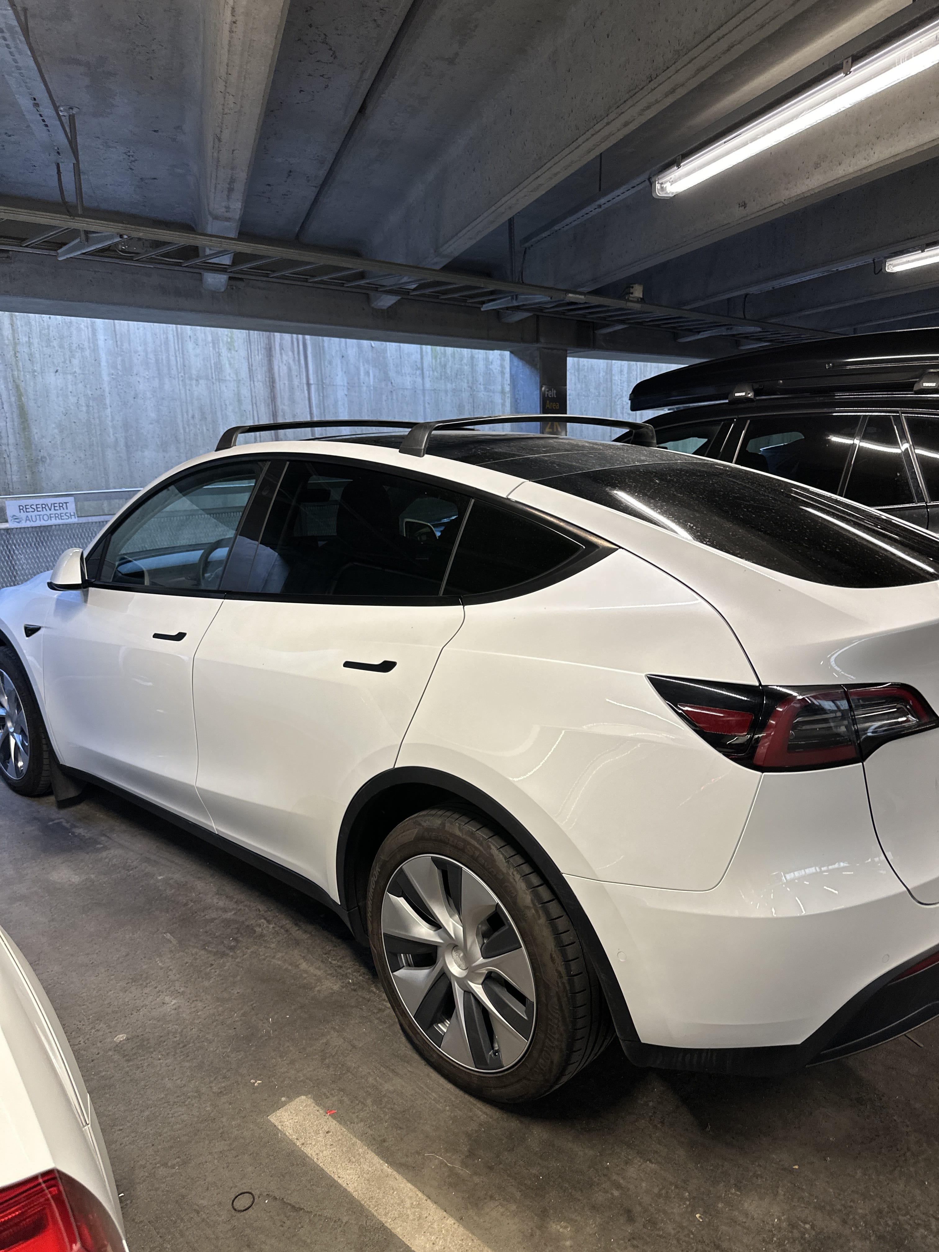 Tesla Model Y med Aircondition