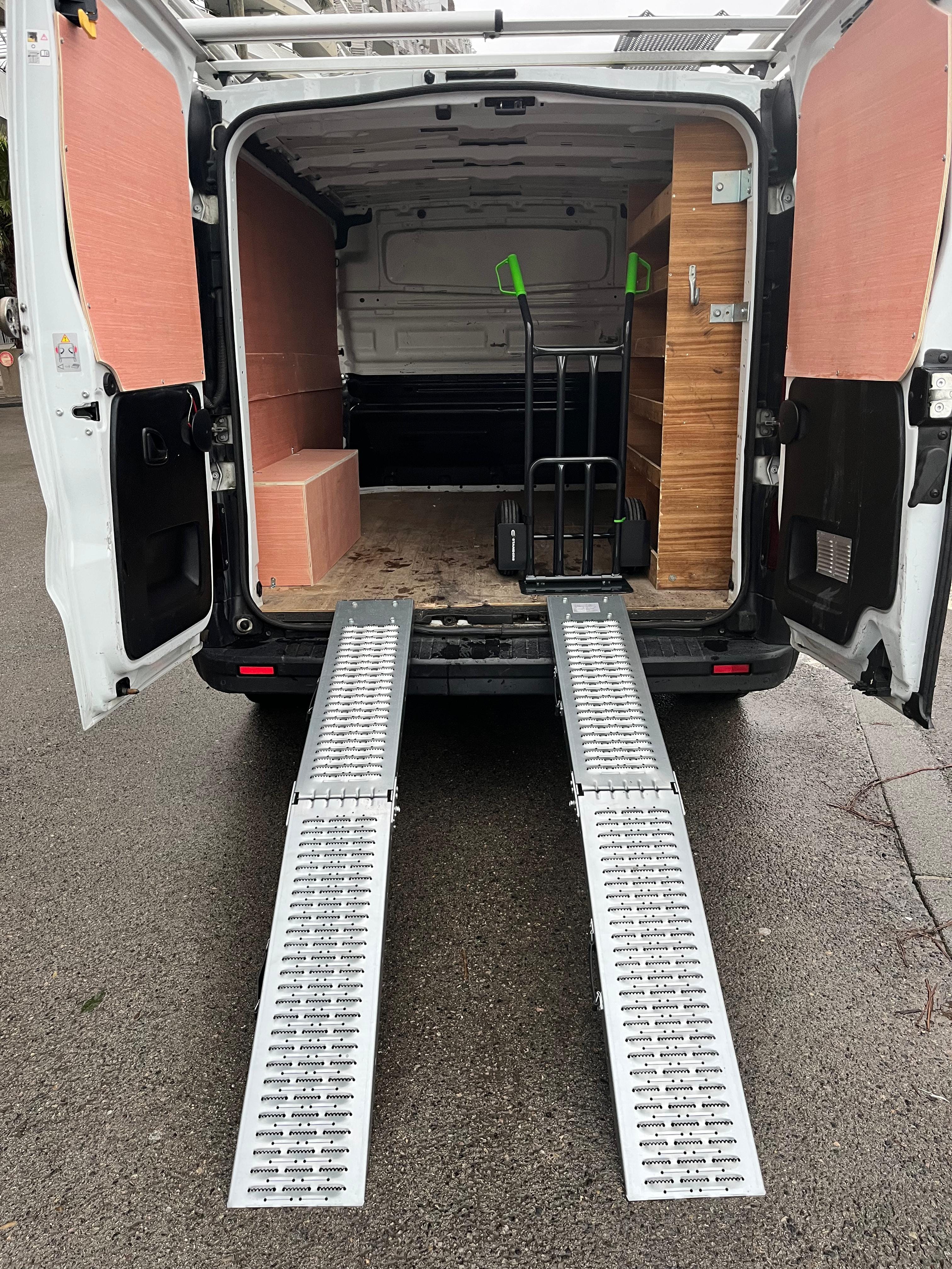 Renault Trafic with Bluetooth audio