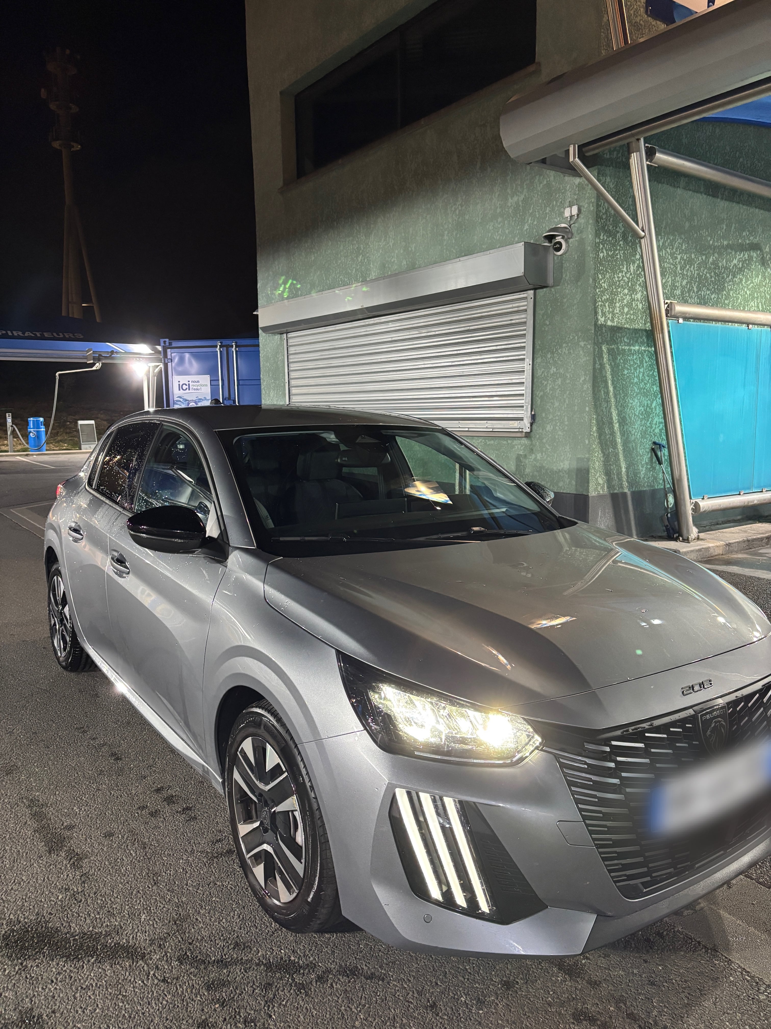 Peugeot 208, 2026, Essence 95 / Électrique (hybride), automatique