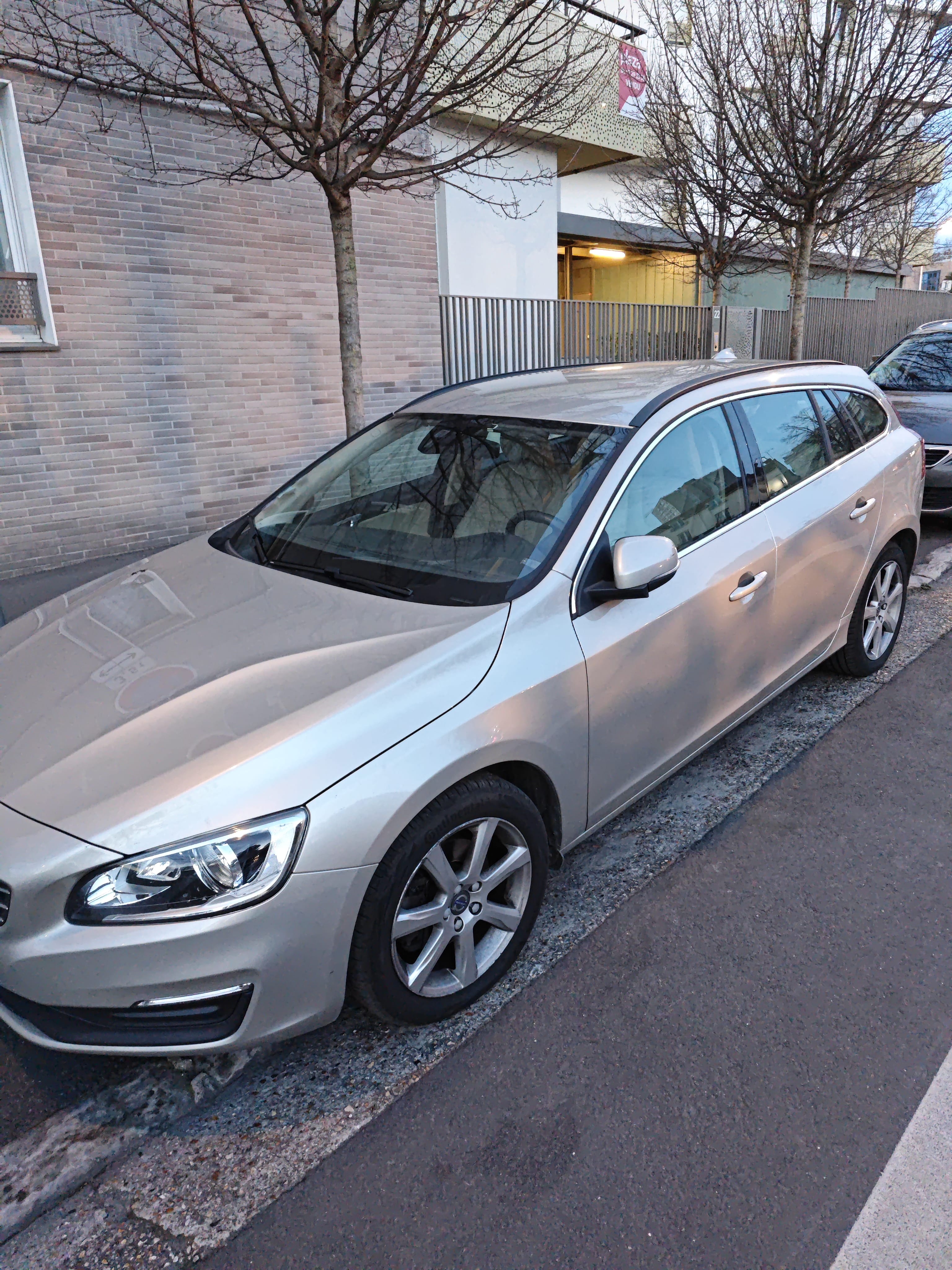 Volvo V60, 2018, Essence 95, automatique