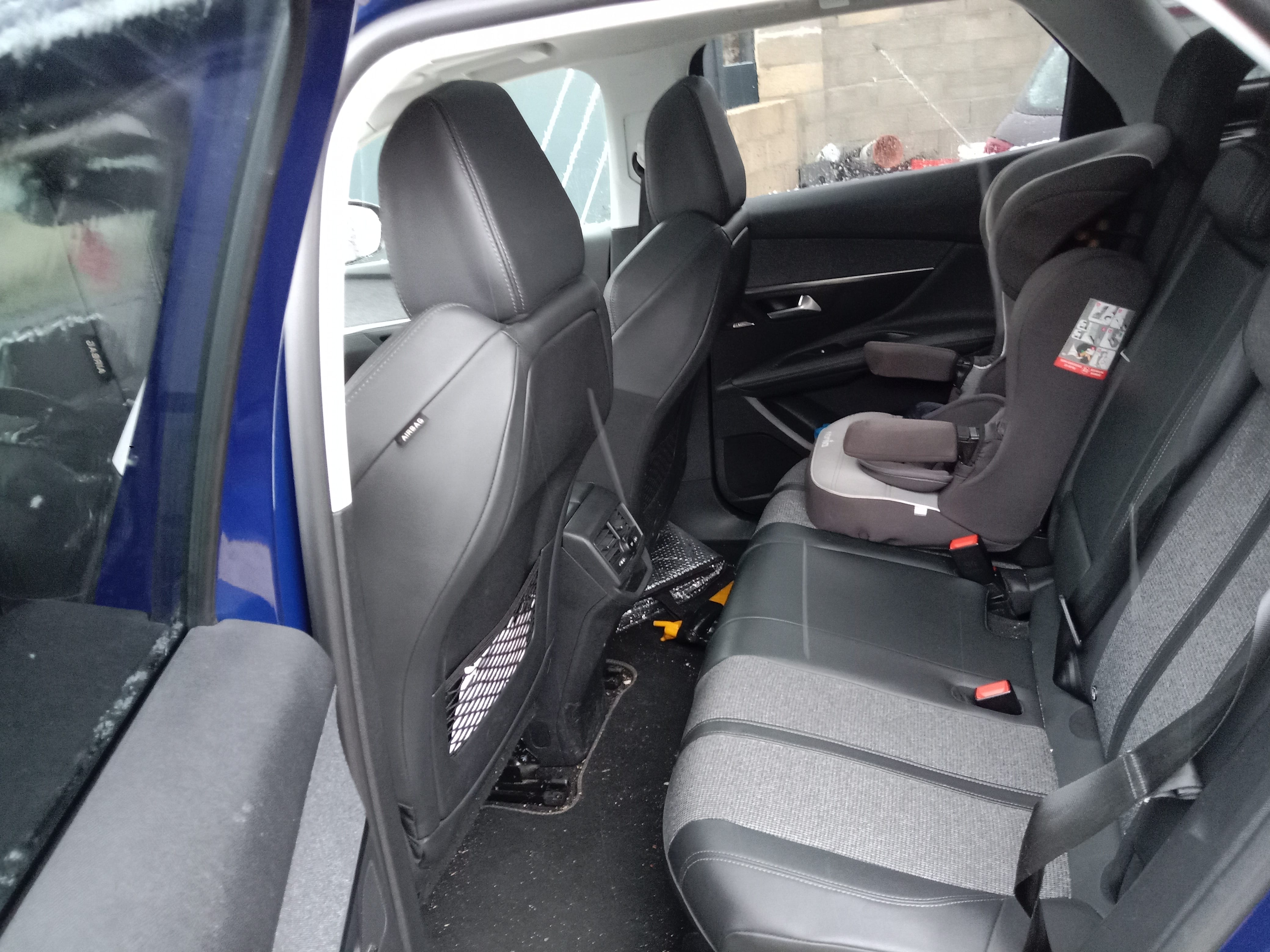 Peugeot 3008 avec Siège bébé