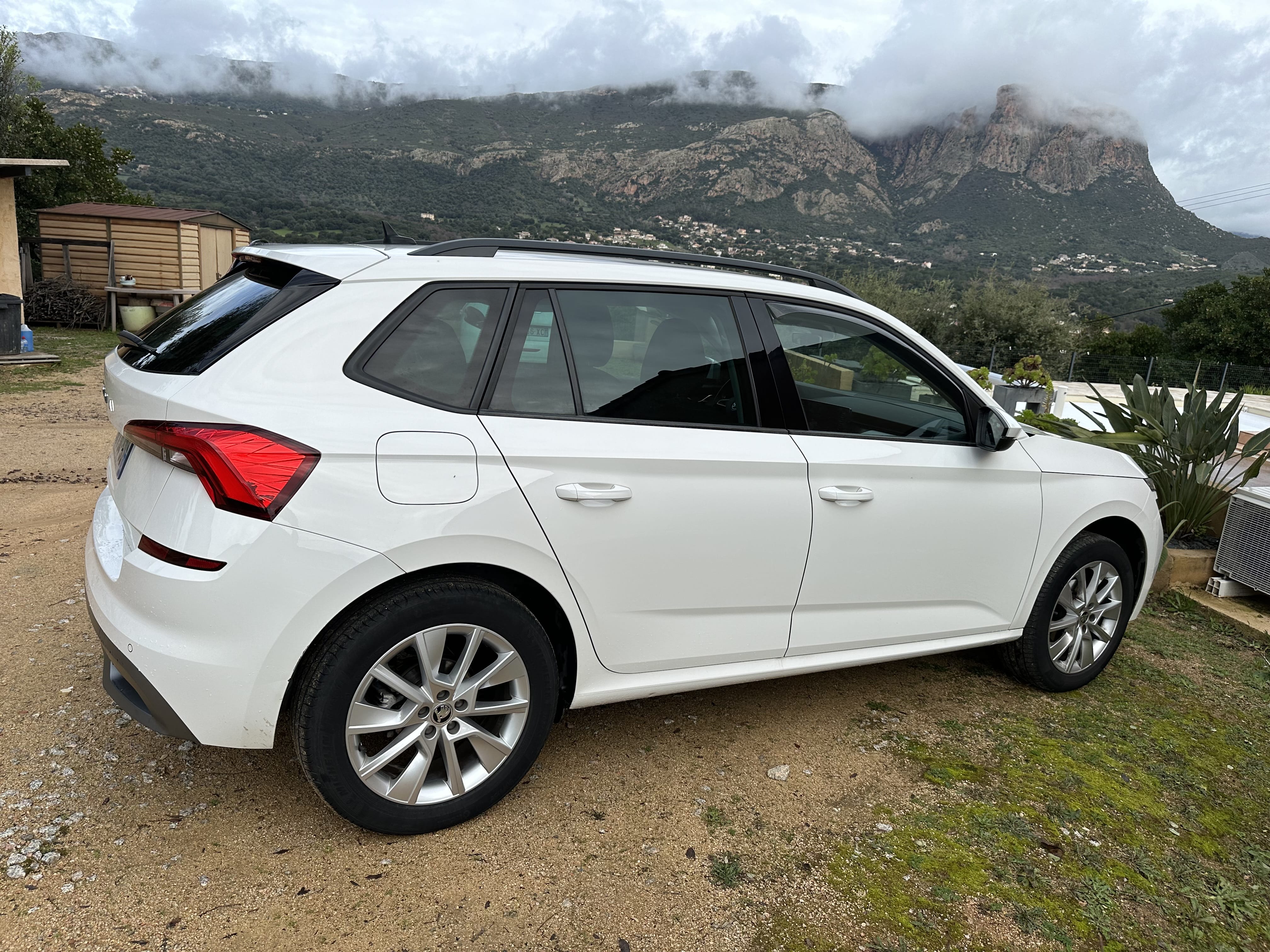 Skoda Kamiq 1.0 tsi 116 chevaux boîte auto with GPS