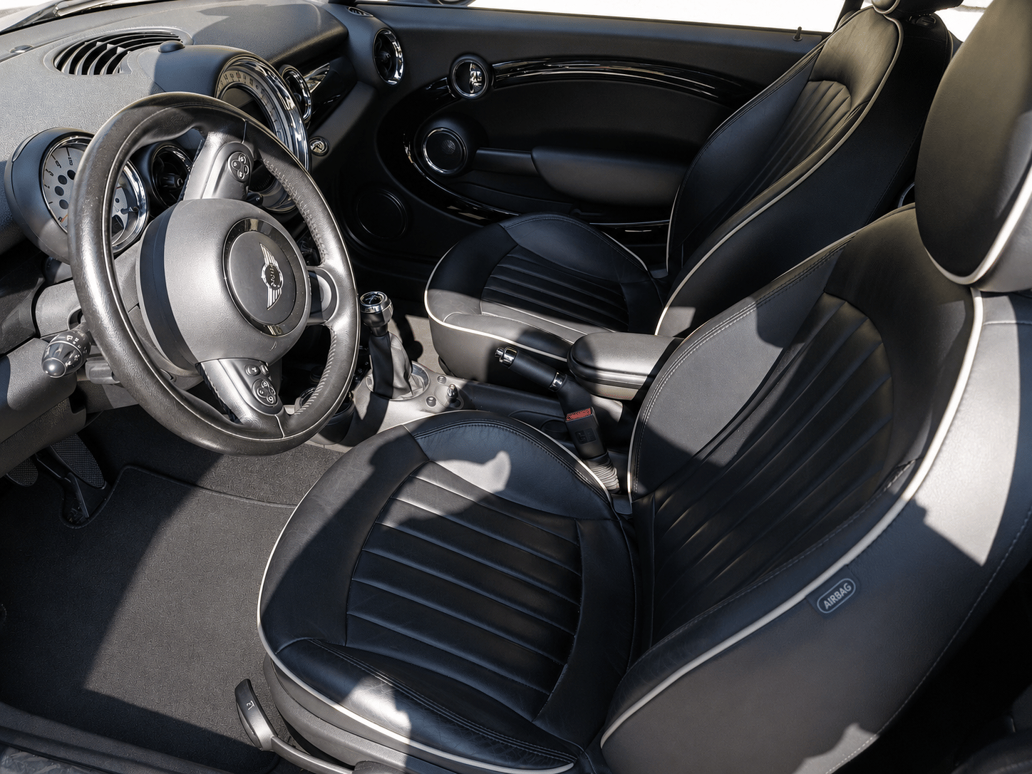 Mini Cooper Convertible R57