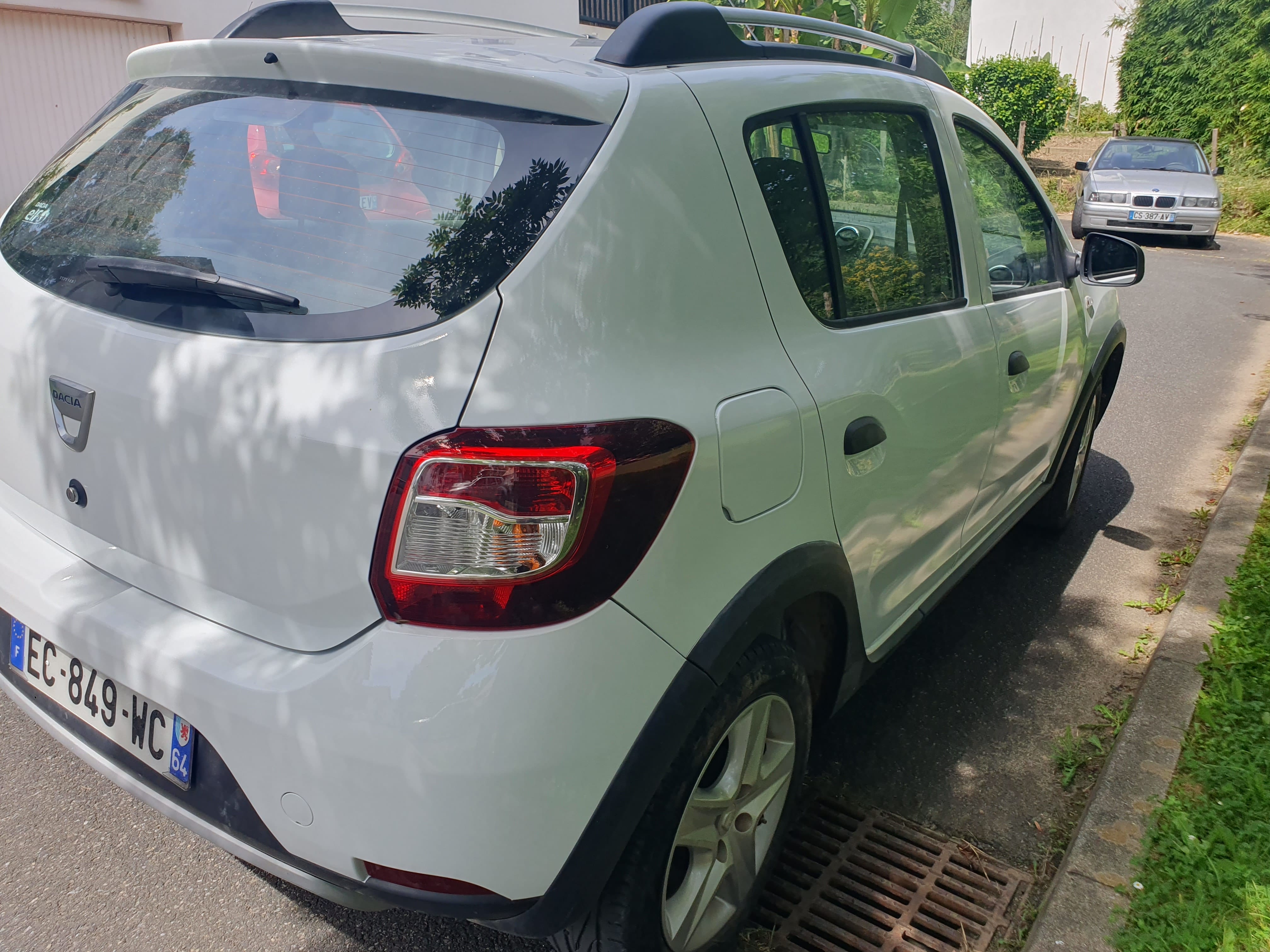 Dacia Sandero avec Siège bébé