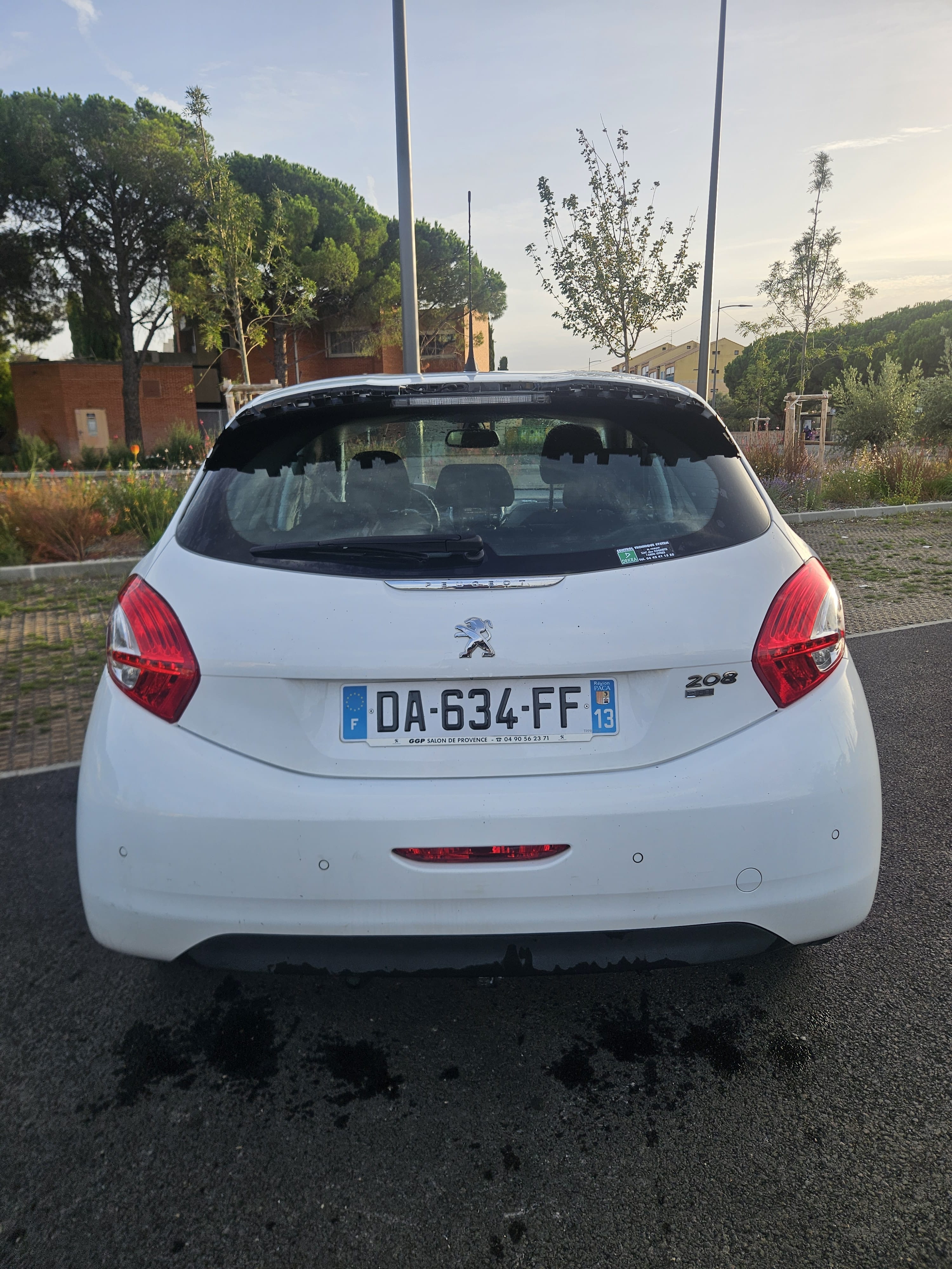 Peugeot 208 avec Entrée audio / iPod