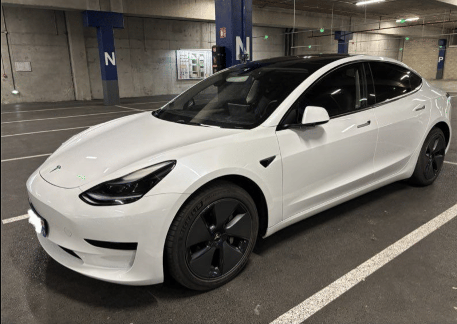 Tesla Model 3 Standard Range Plus Full connectivité et Autopilot, 2022, Électrique, automatique