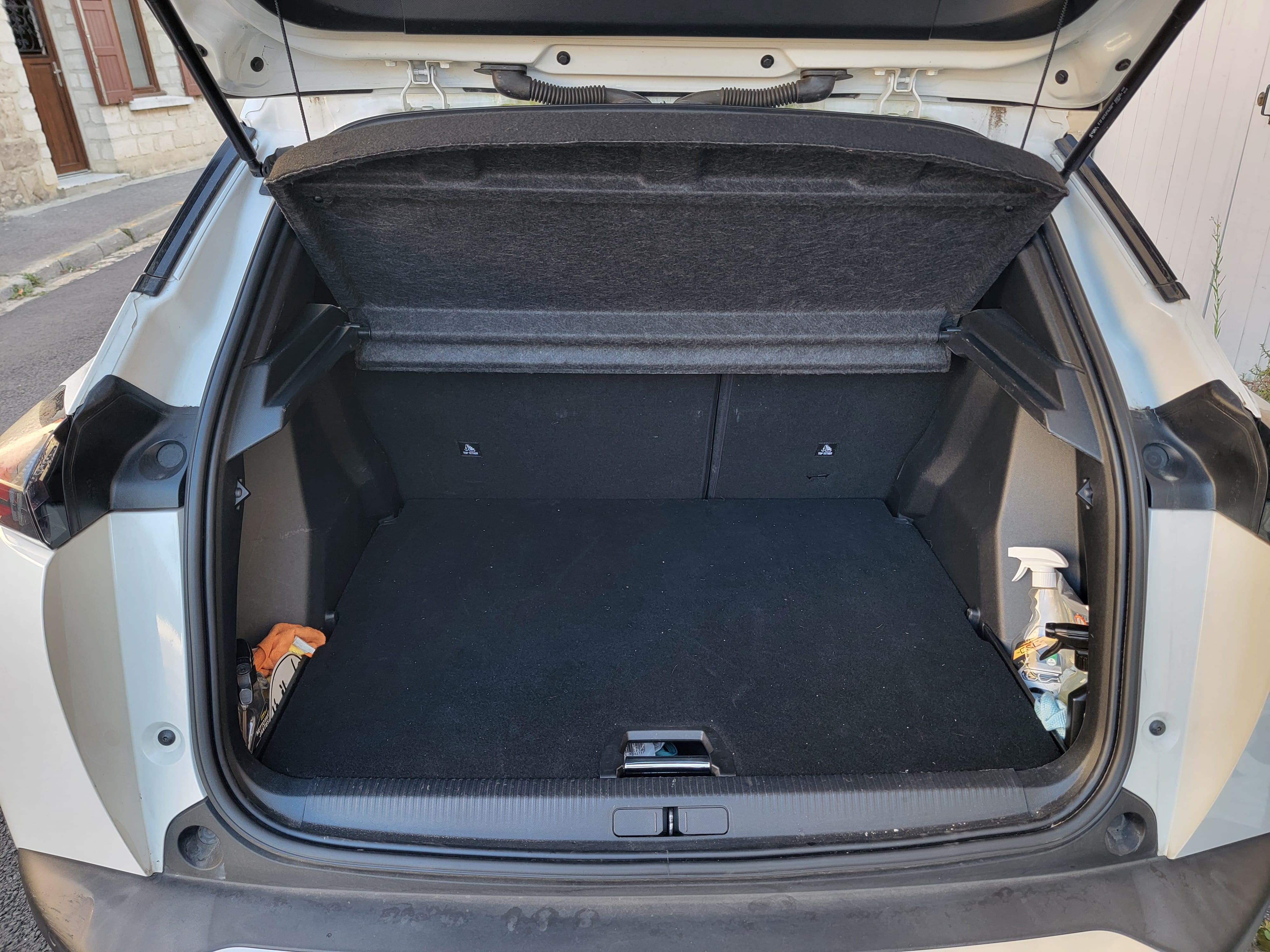 Peugeot e-2008 Allure avec Audio Bluetooth