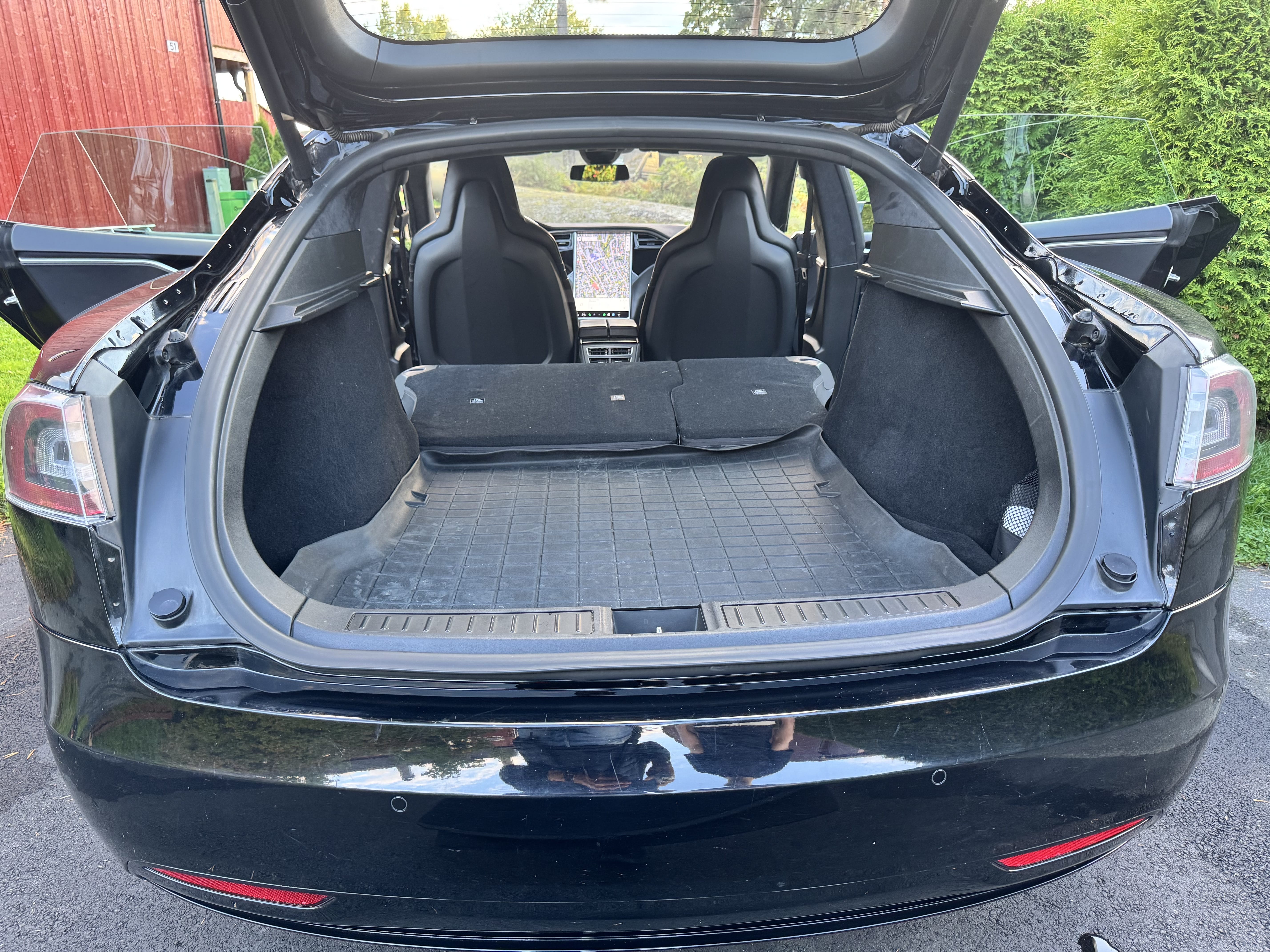 Tesla Model S 75D with Four-wheel drive