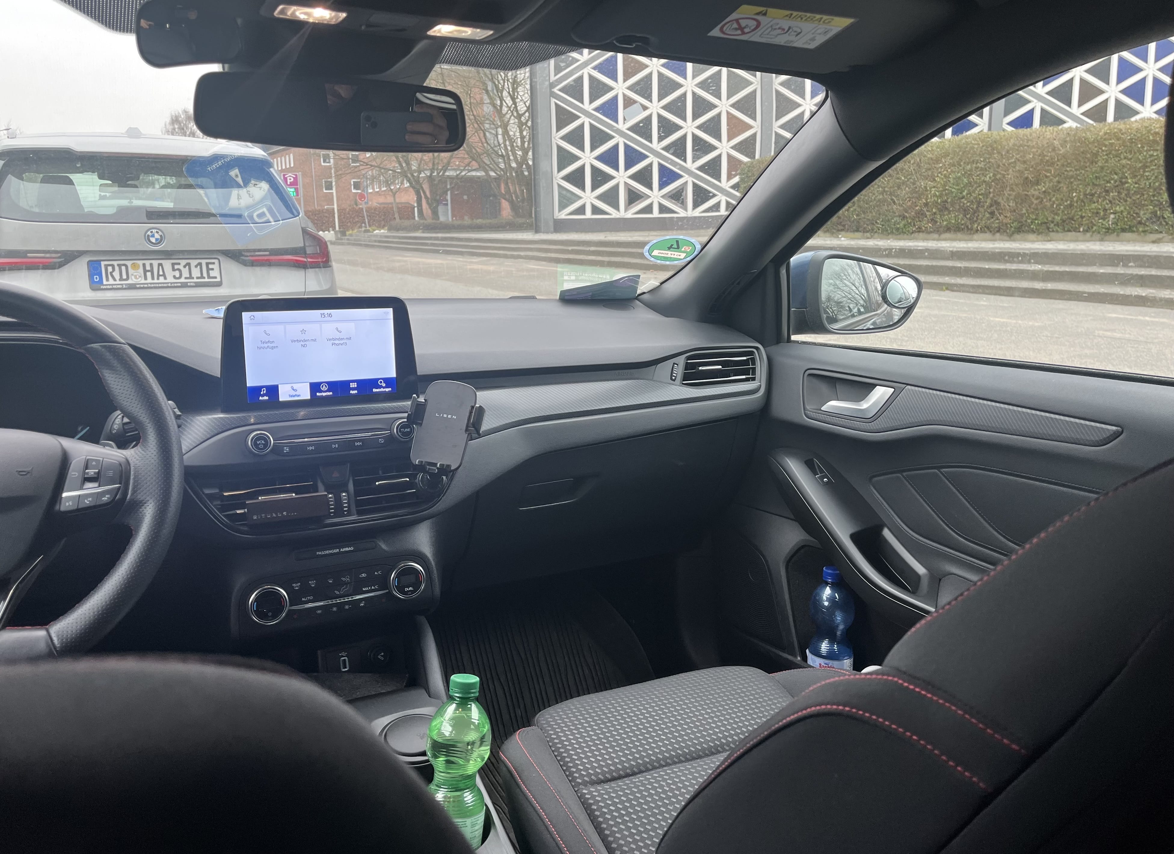 Ford Focus ST Line mit Navigationsgerät