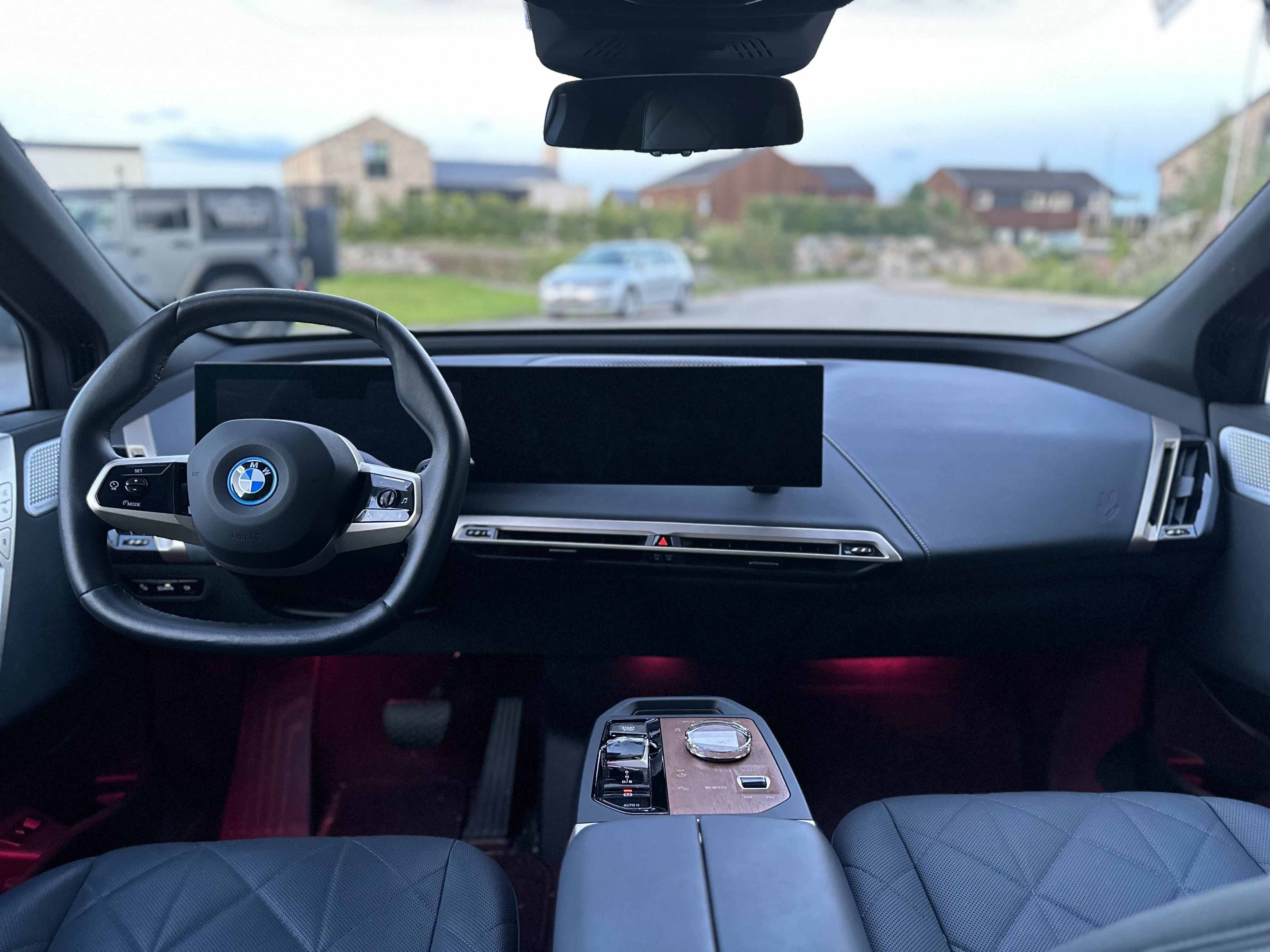 BMW iX xDrive40 med Cruisekontroll