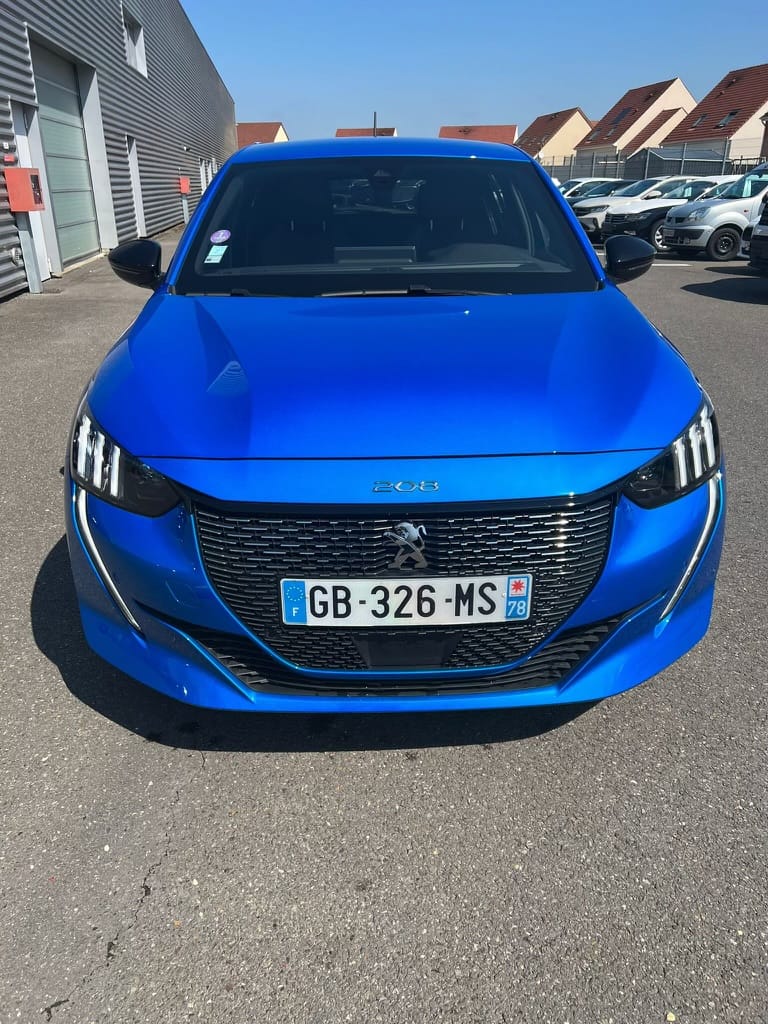 Peugeot 208 GT Line avec Siège bébé