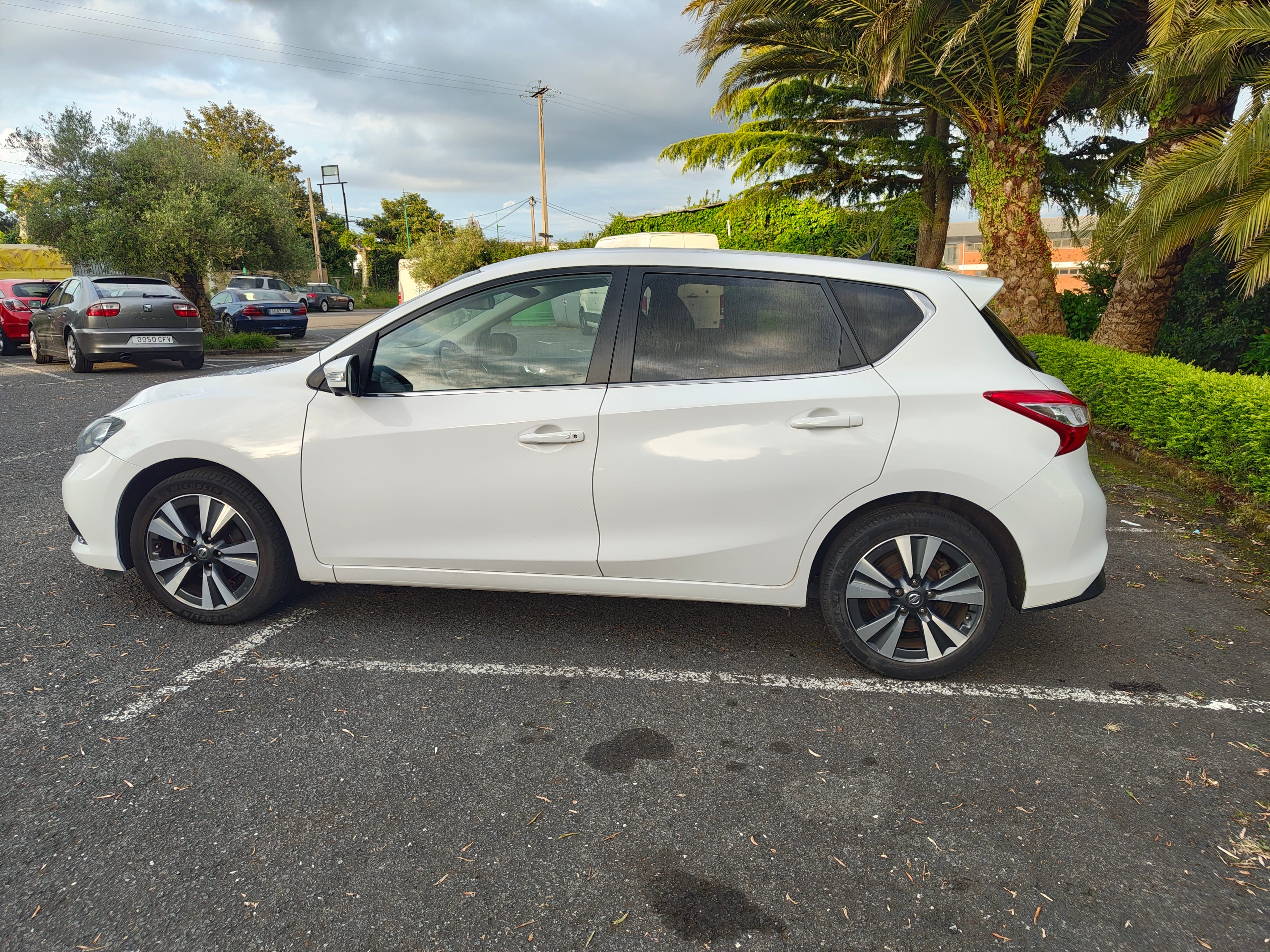 Nissan Pulsar con Aire acondicionado