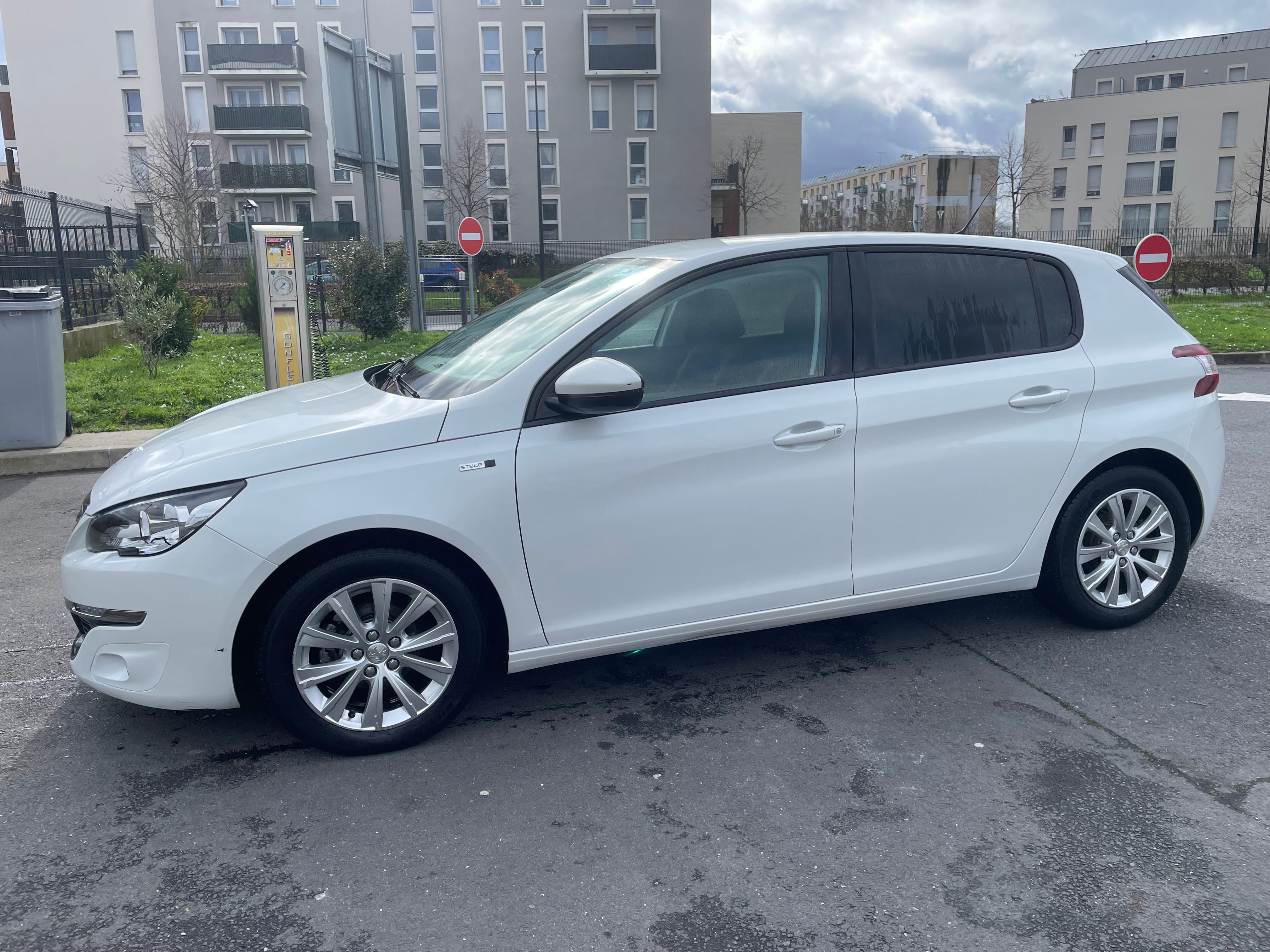 Peugeot 308, 2016, Essence 95