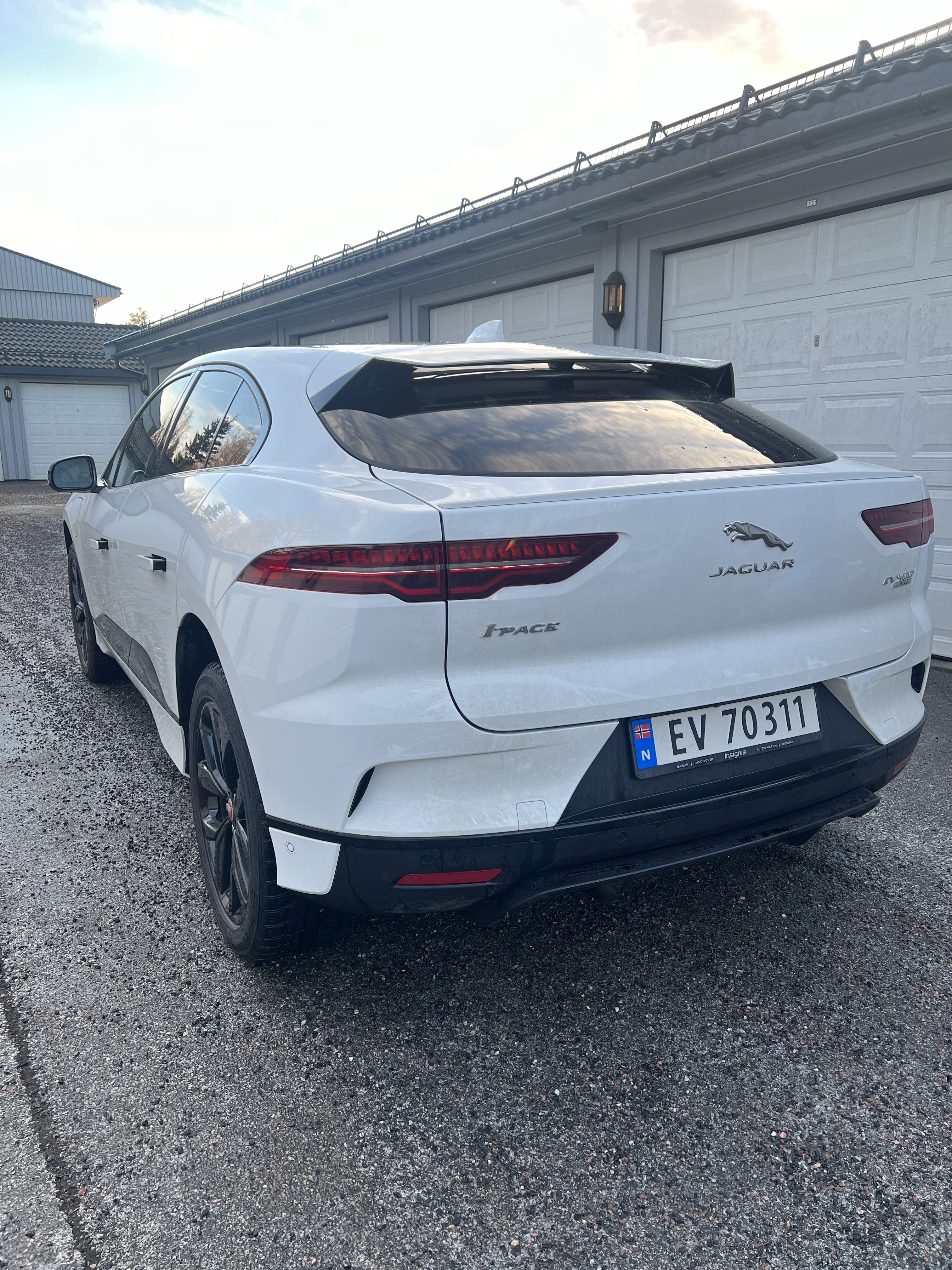 Jaguar I-Pace EV400 SE med GPS