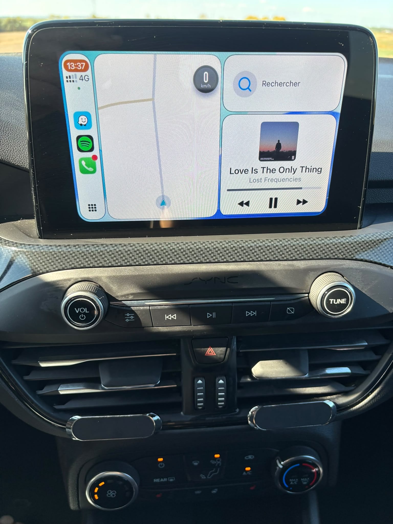 Ford Focus ST Line 1.5 TDCI  Diesel 120 CV avec Apple CarPlay