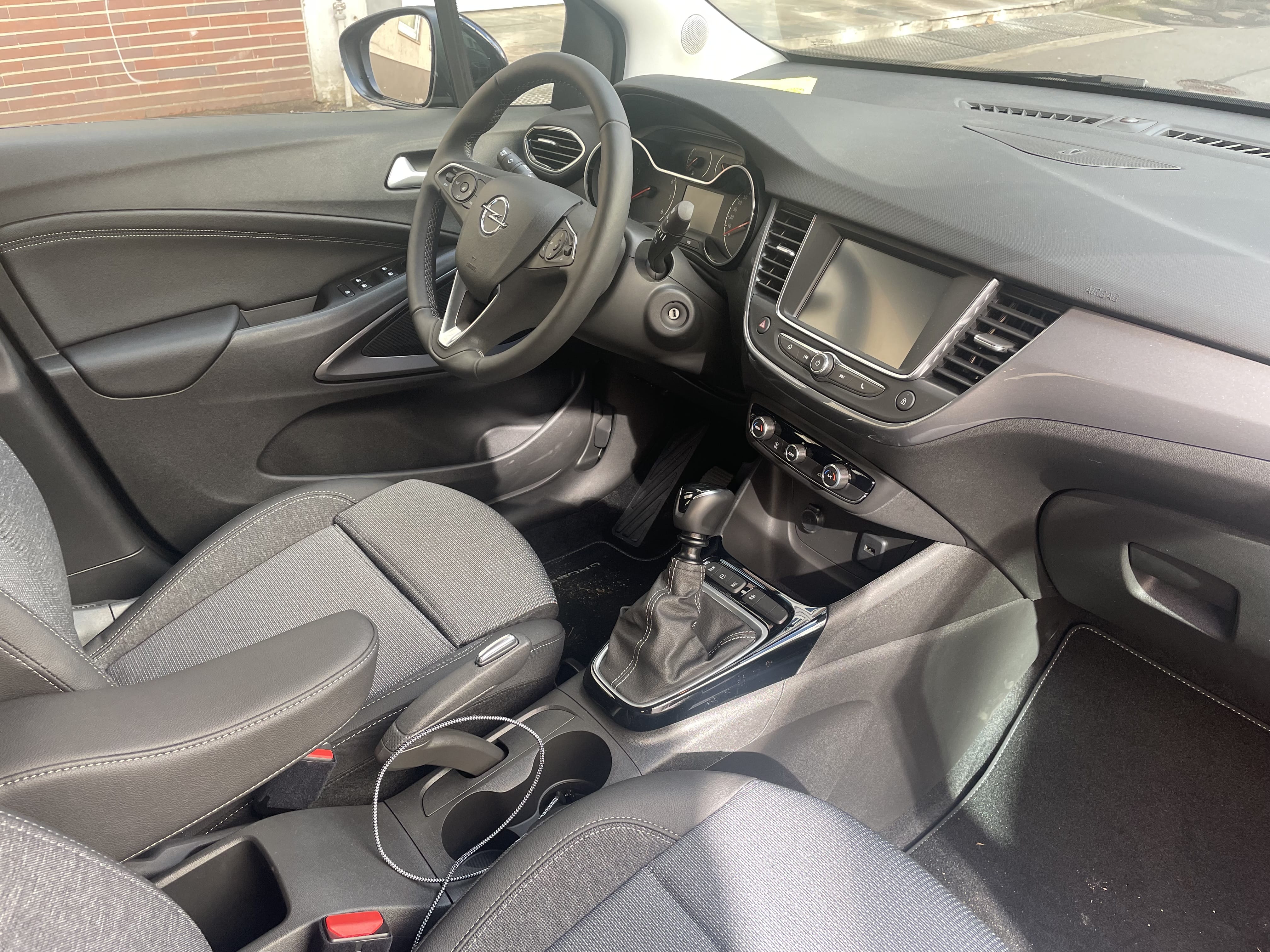 Opel Crossland mit Kindersitz