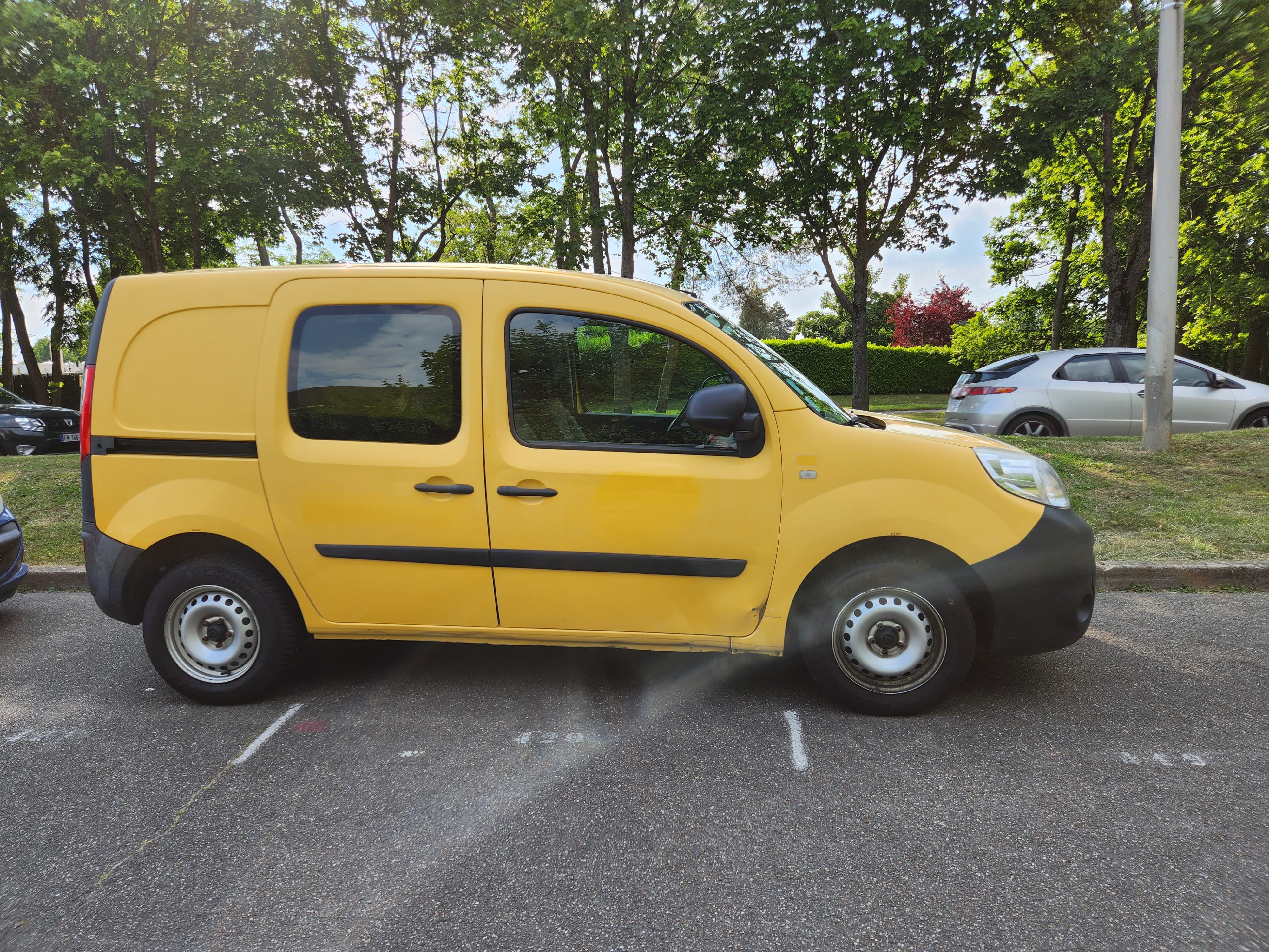 Renault Kangoo Express 1.5 dci avec Audio Bluetooth