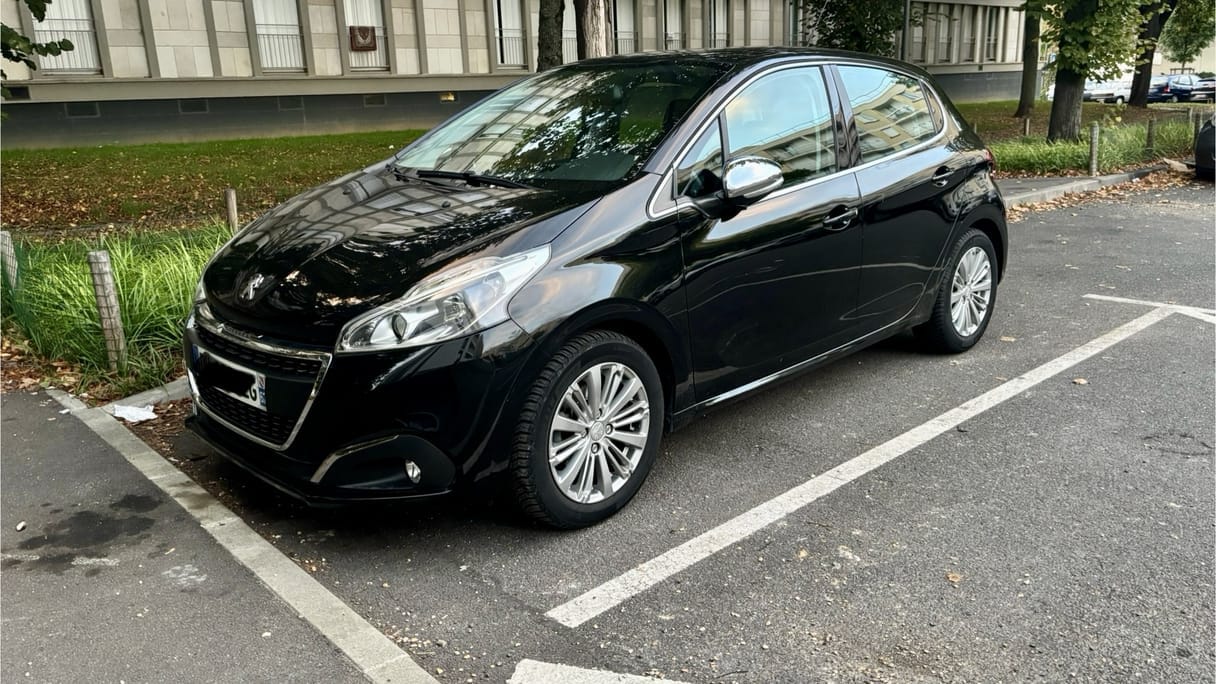 Peugeot 208 Business/DW, 2015, Essence 98