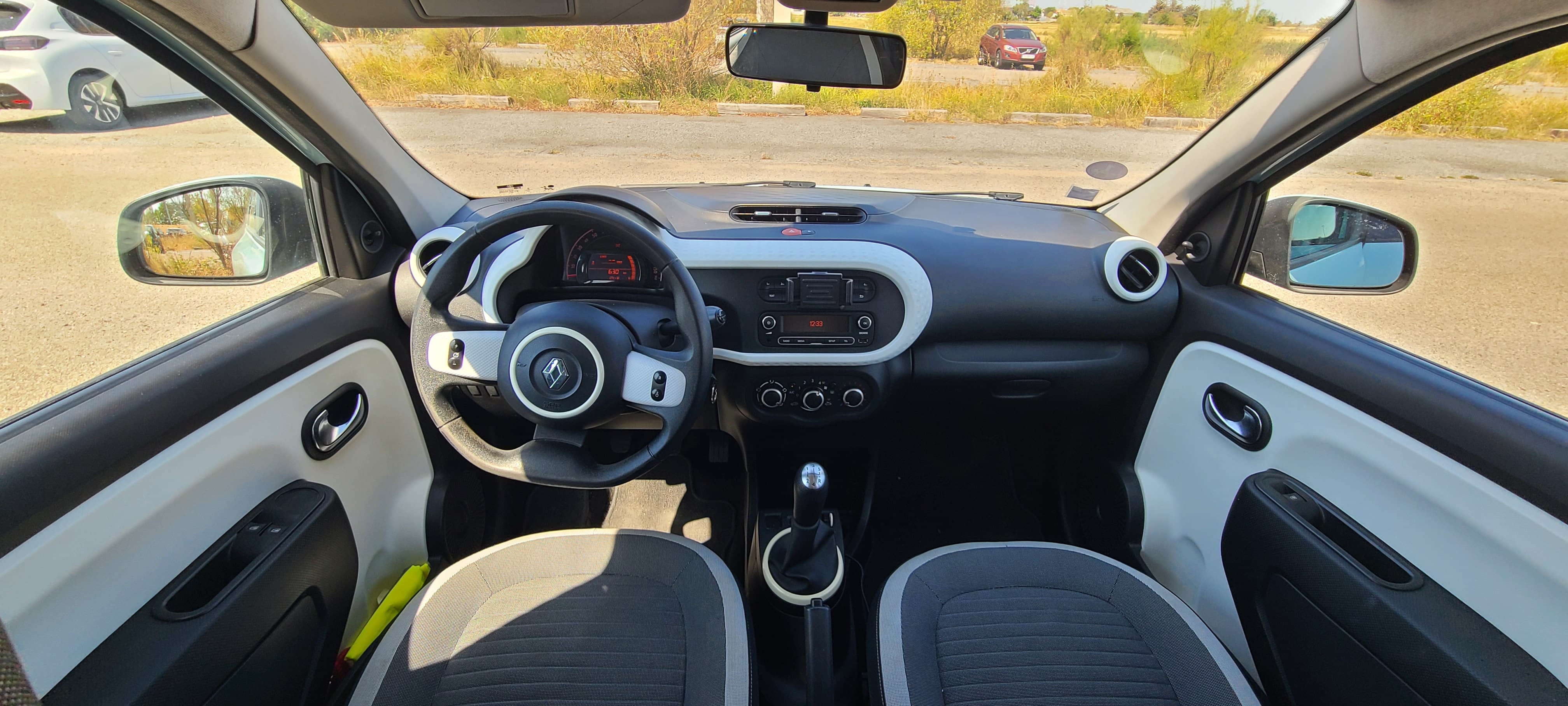 Renault Twingo 1.0 essence avec Port USB