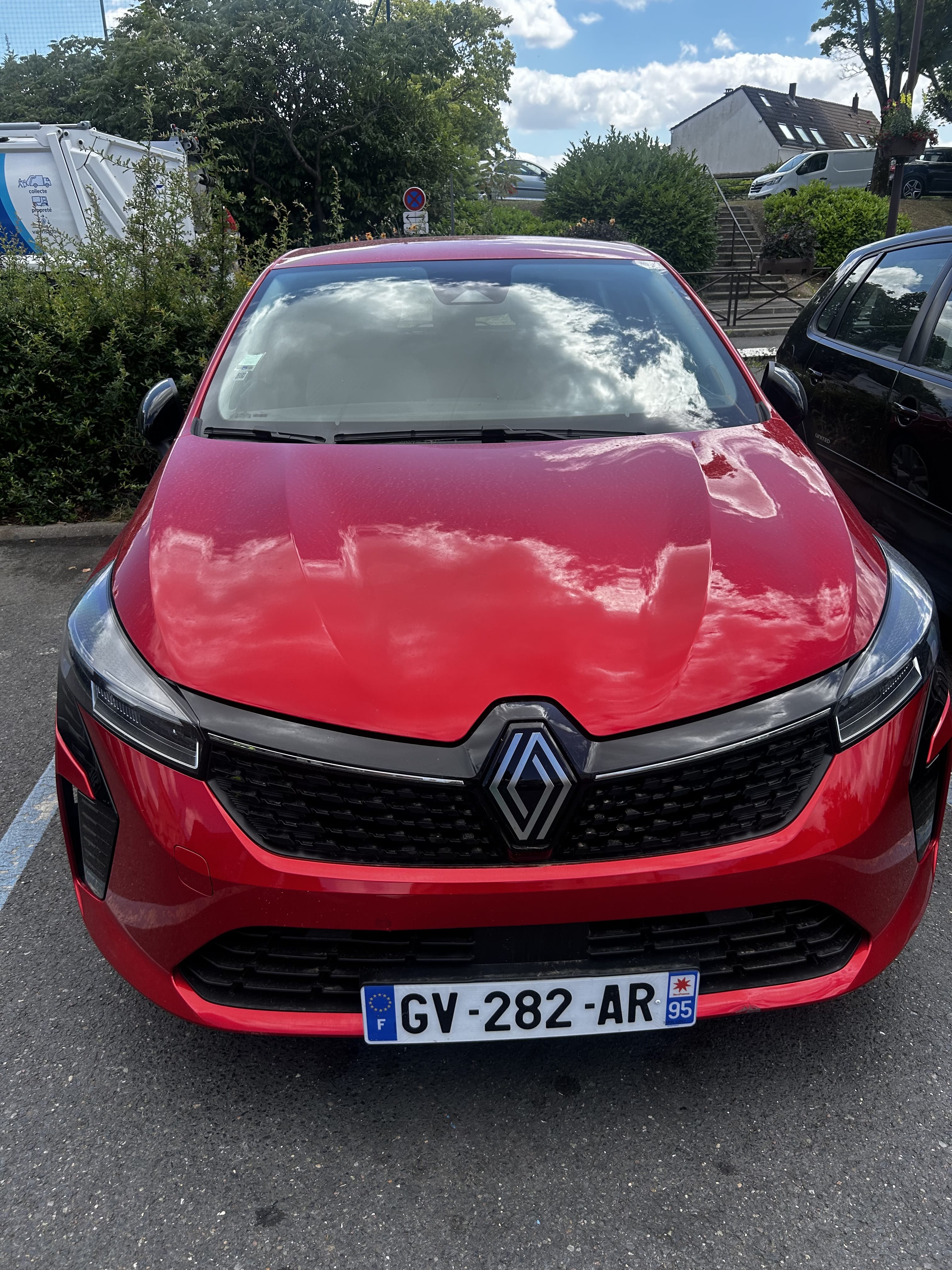 Renault Clio E-tech, 2024, Essence 95 / Électrique (hybride), automatique