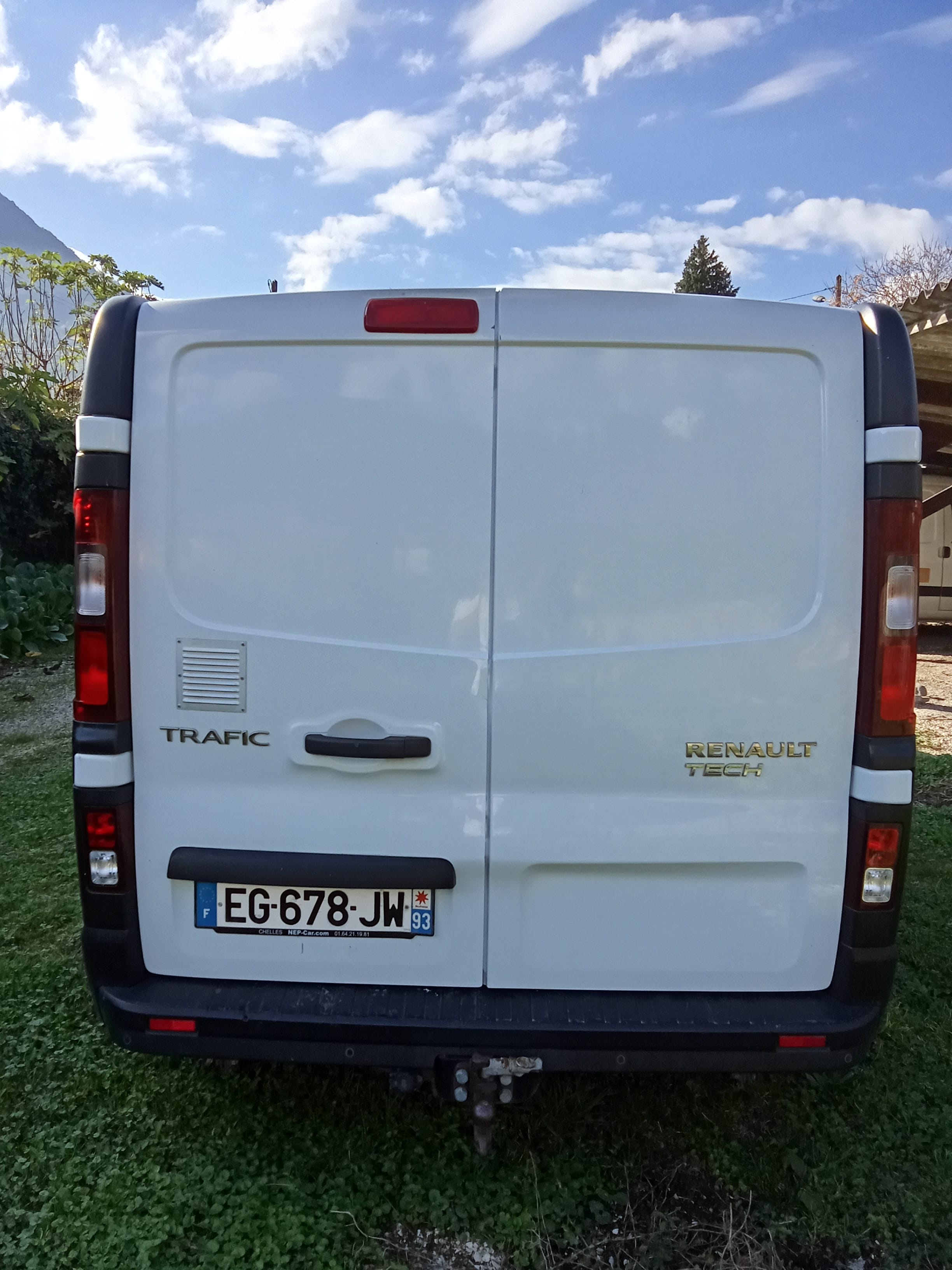 Renault Trafic avec Attelage