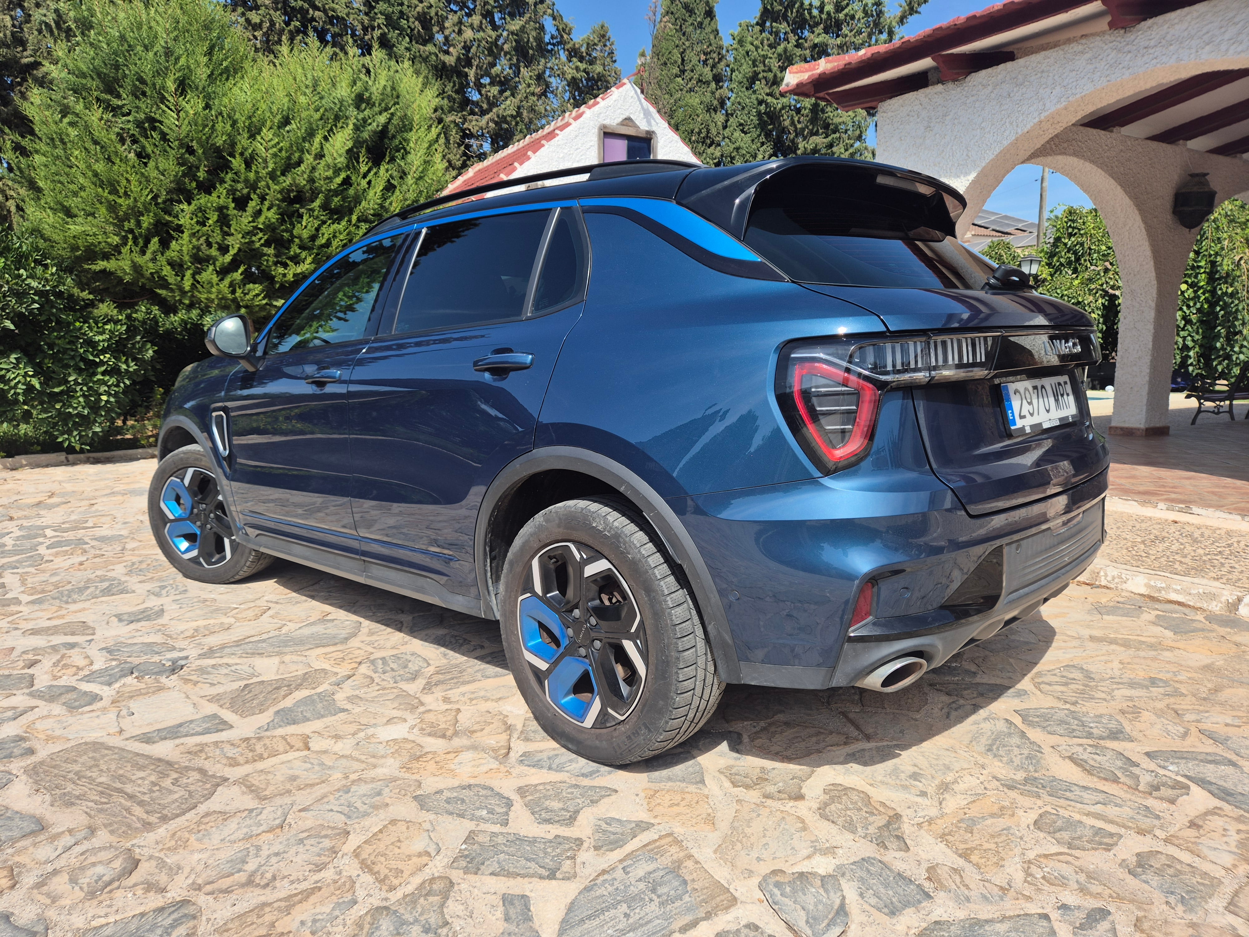 Lynk & Co 01 con Cámara de marcha atrás