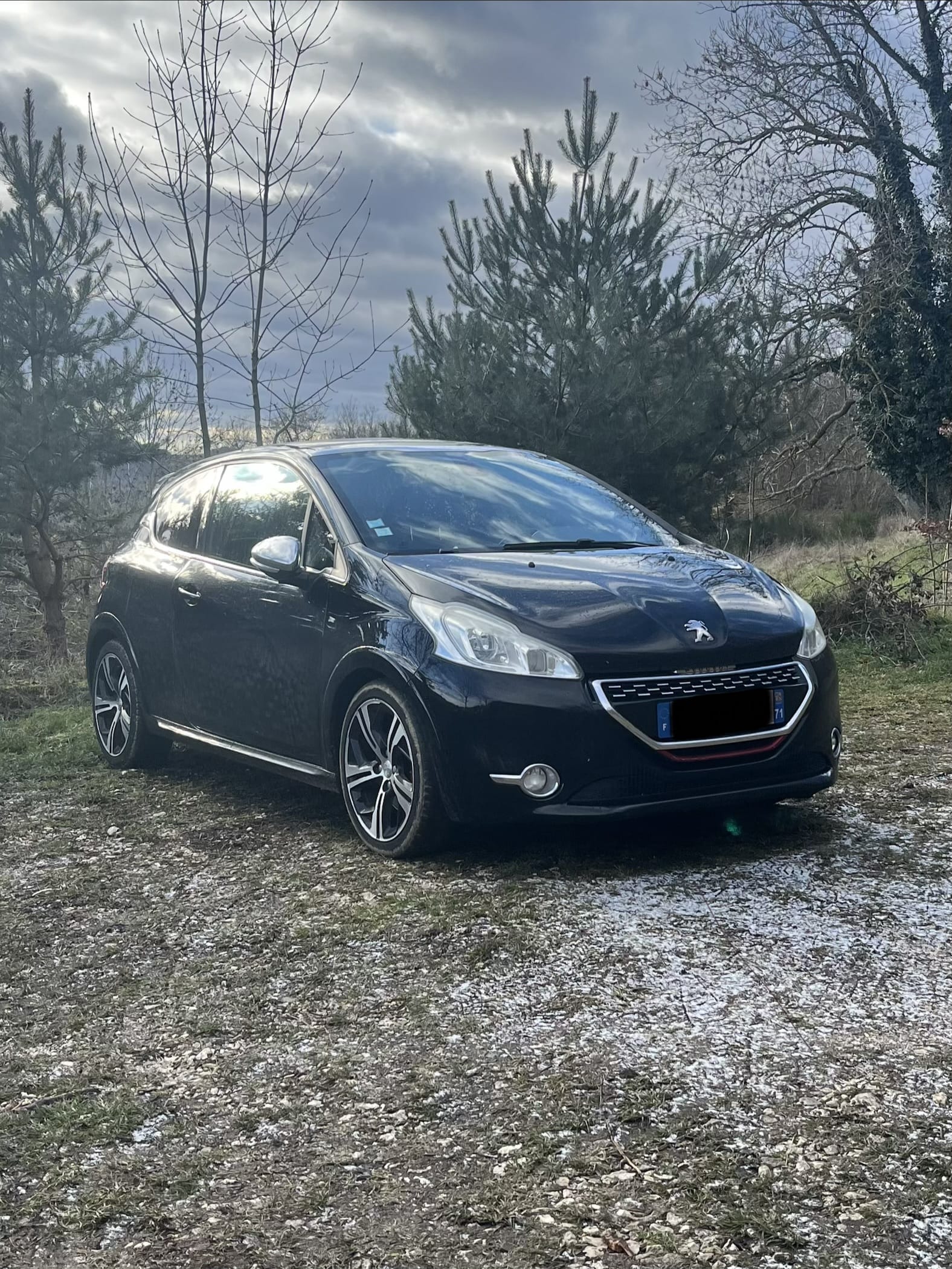 Peugeot 208 GTI 1.6 THP 200ch, 2013, Essence 98