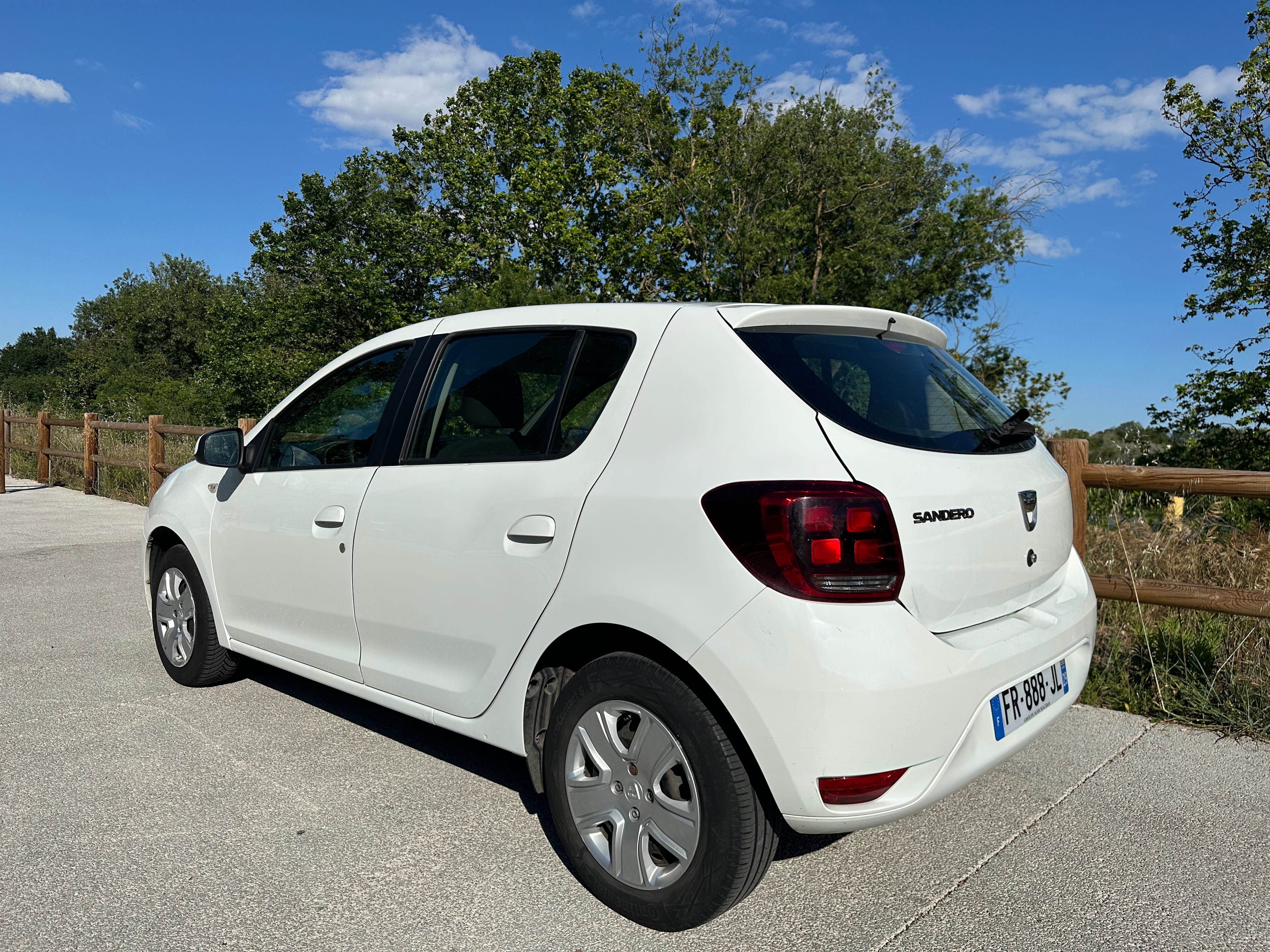 Dacia Sandero Essential avec Audio Bluetooth