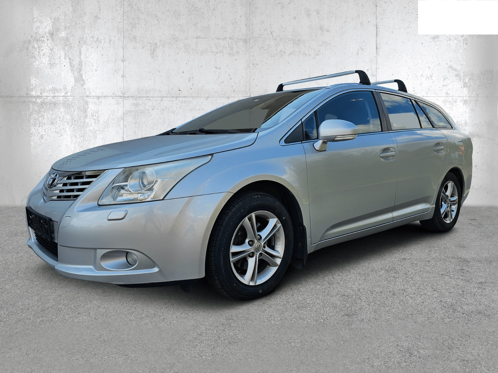 Toyota Avensis with Air conditioning