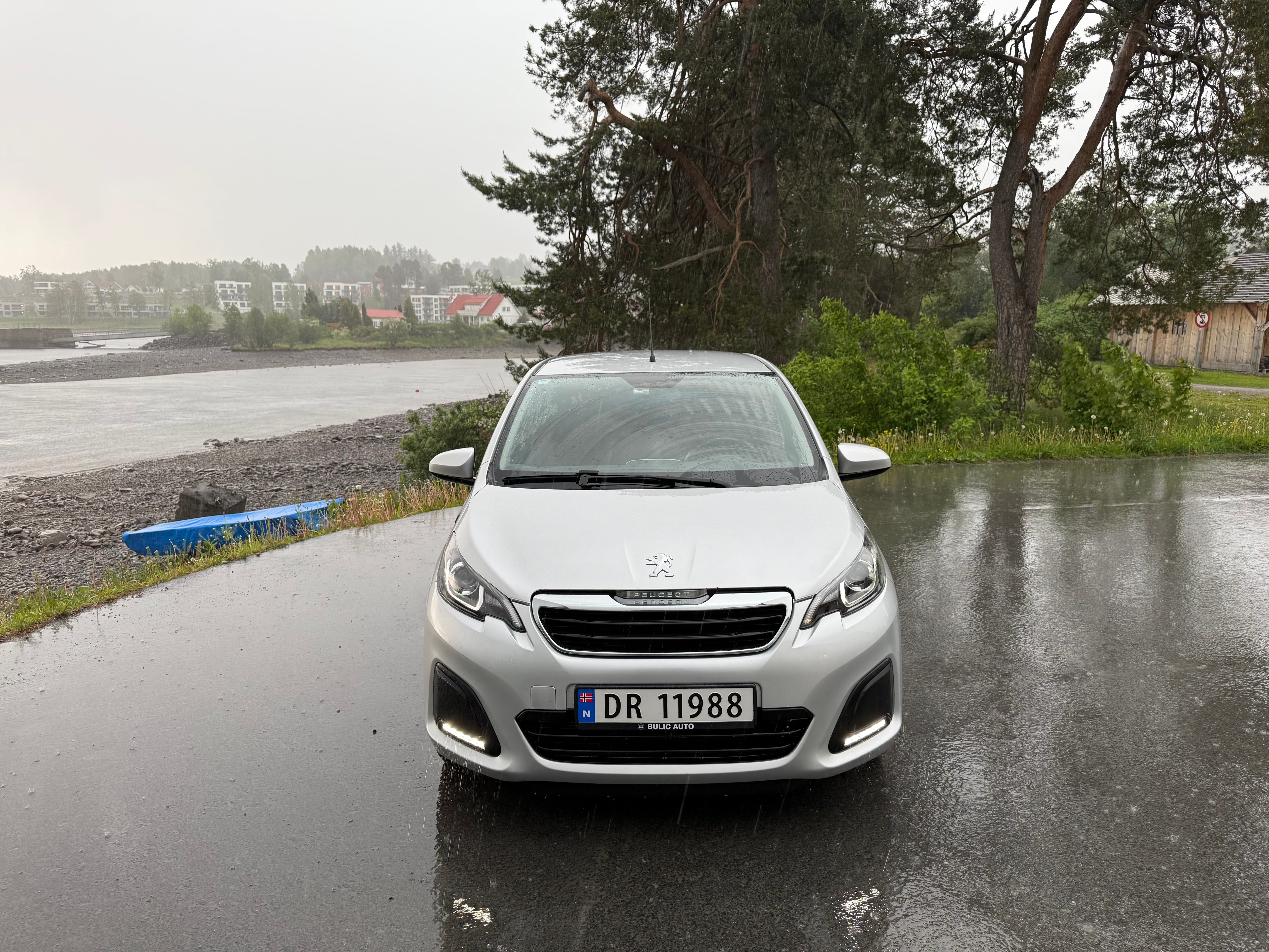 Peugeot 108 1.0 Bensin Manuell mit Audio-/iPod-Zugang