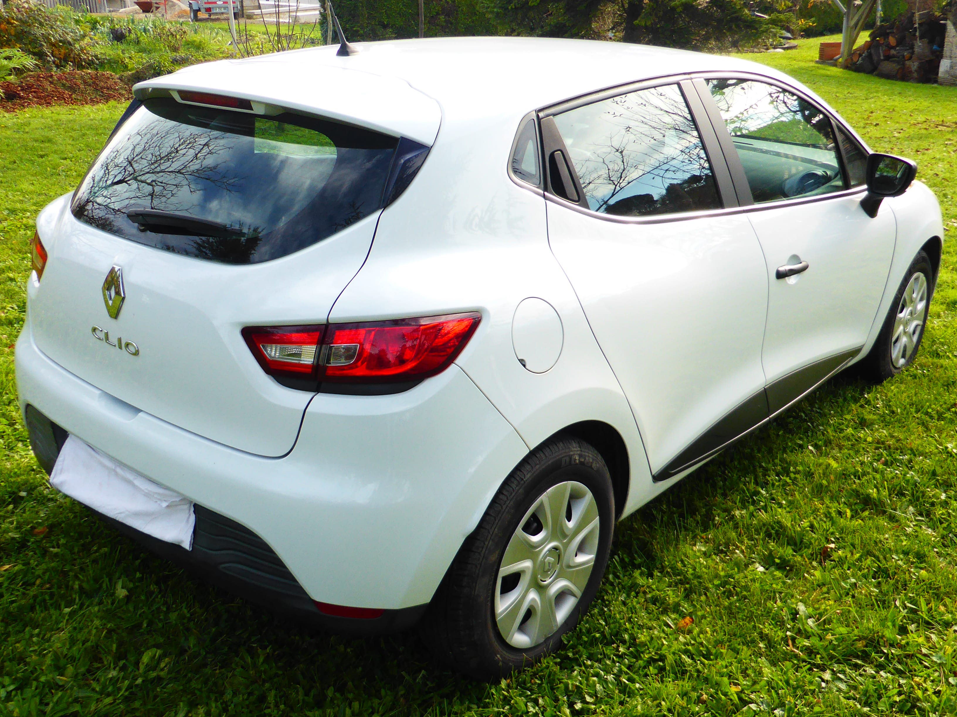 Renault Clio E85 BLANCHE 1.2 16V 75CH ZEN avec Régulateur de vitesse