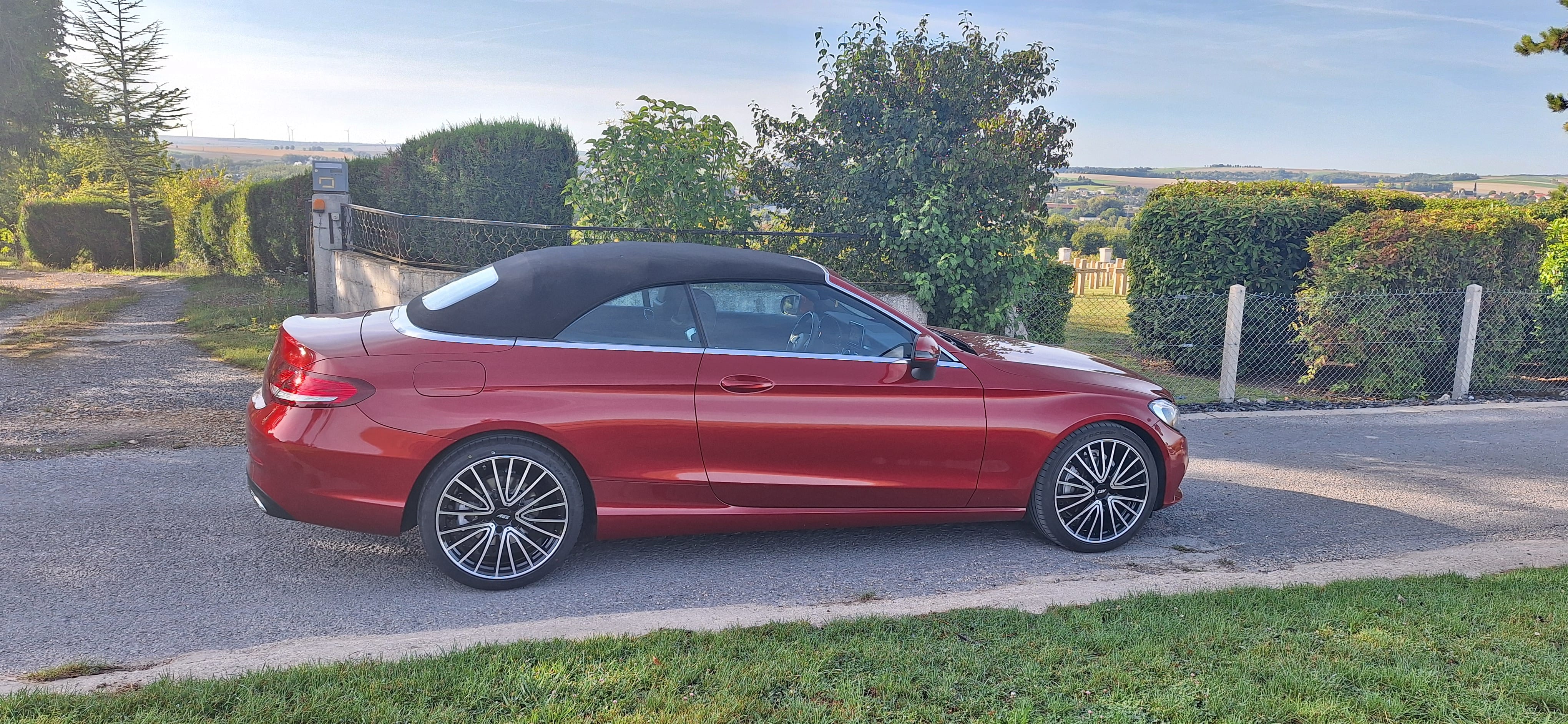 Mercedes-Benz Classe C Cabriolet avec GPS