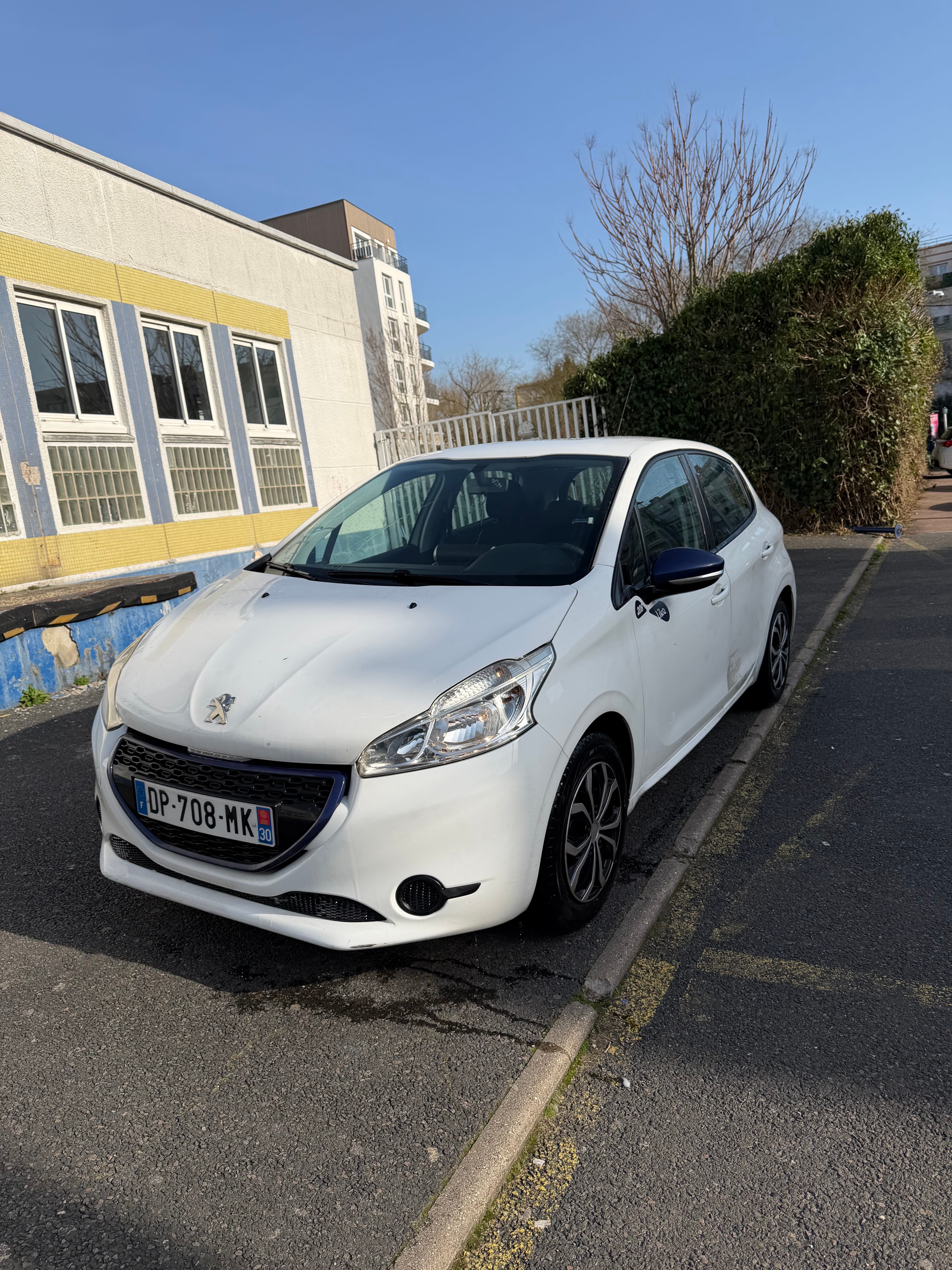Peugeot 208, 2015, Essence 95